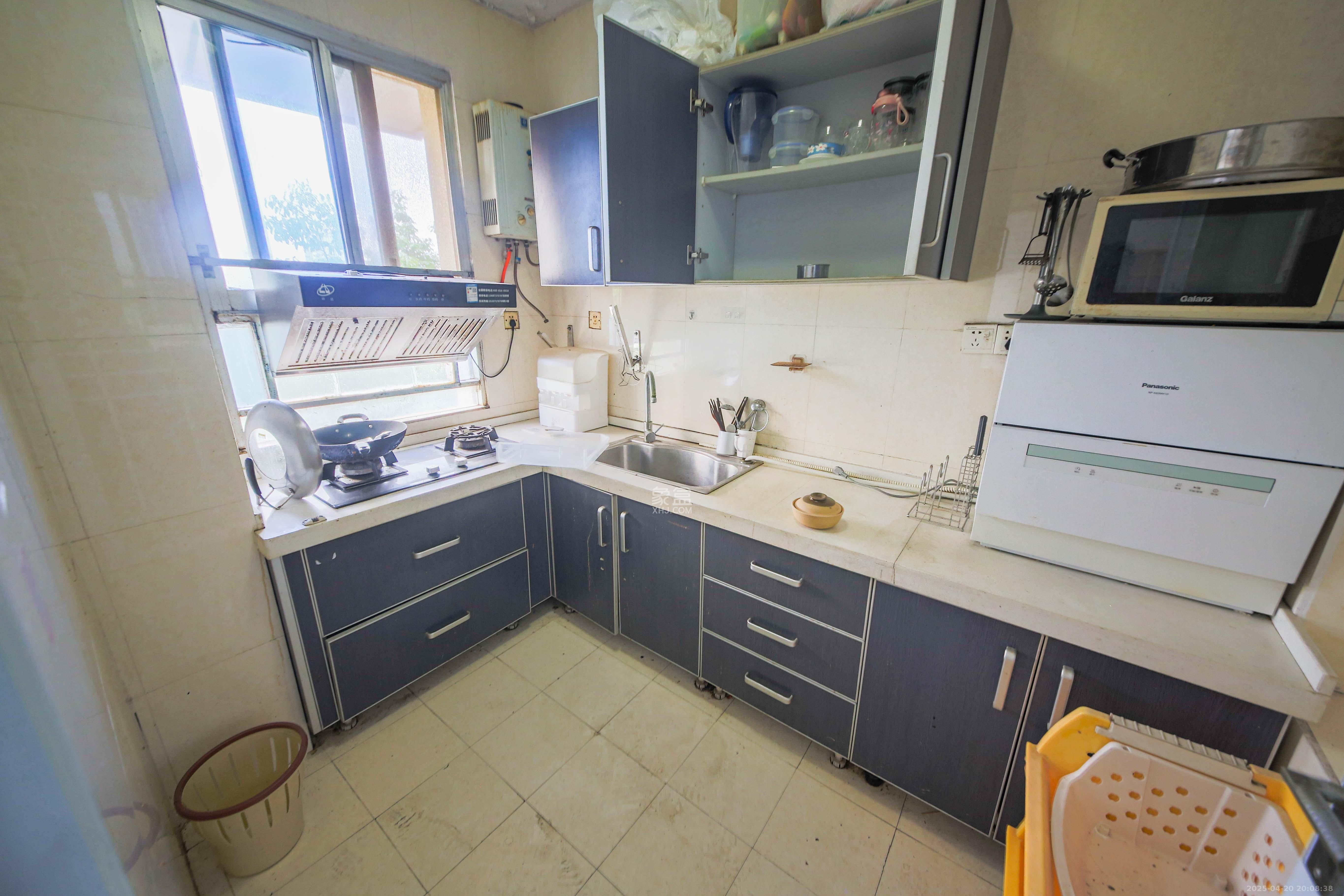 佳乐公寓 3室2厅2卫 56.0万 佳乐公寓 3室2厅2卫 56.0万厨房