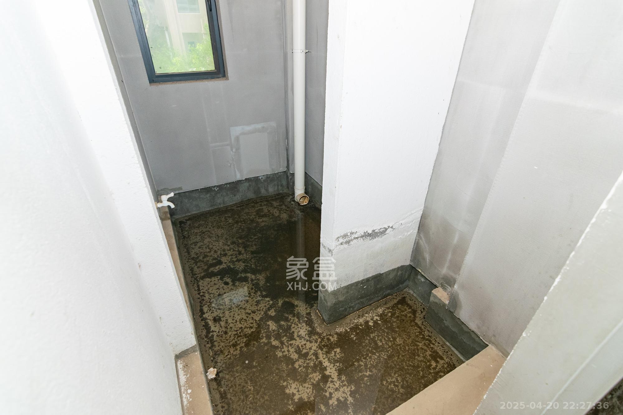 朗诗麓岛 4室2厅2卫 85.0万 朗诗麓岛 4室2厅2卫 85.0万卫生间