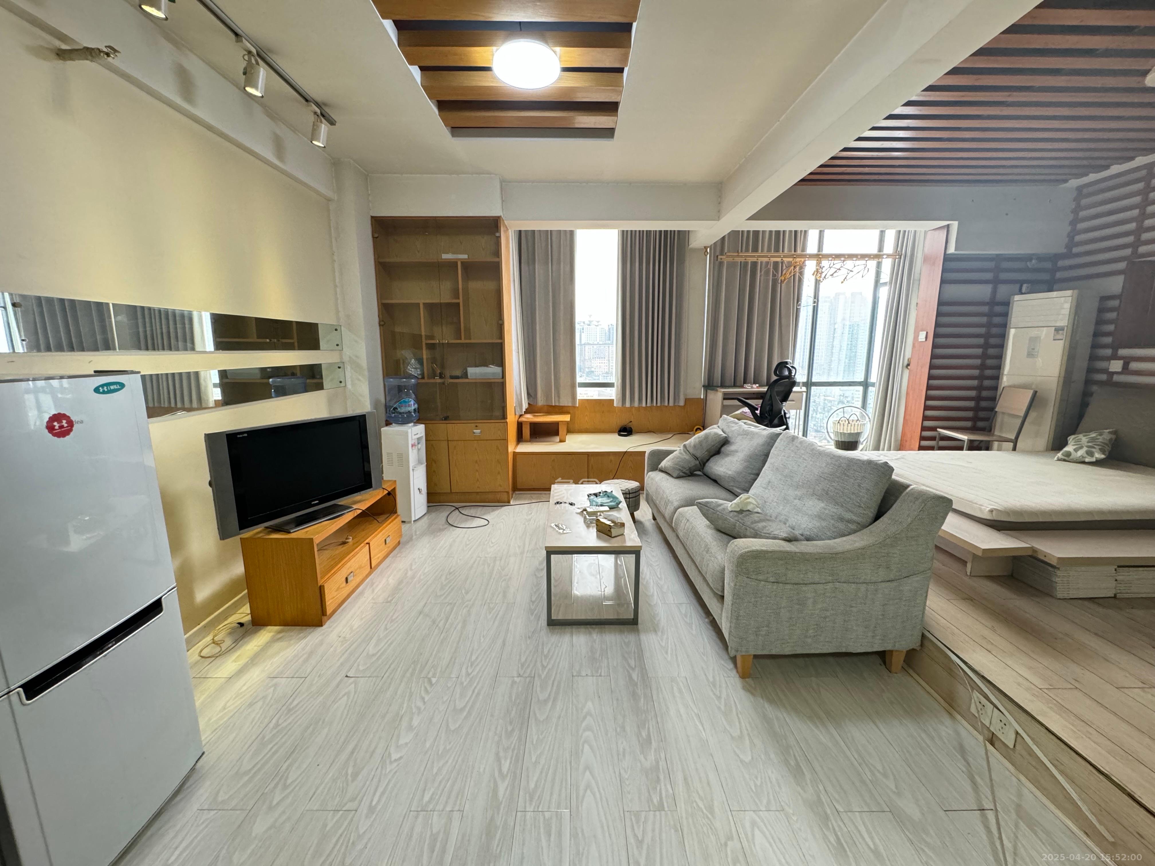 YO领域(领御大厦) 1室1厅1卫 2400.0元/月 YO领域(领御大厦) 1室1厅1卫 2400.0元/月室内图