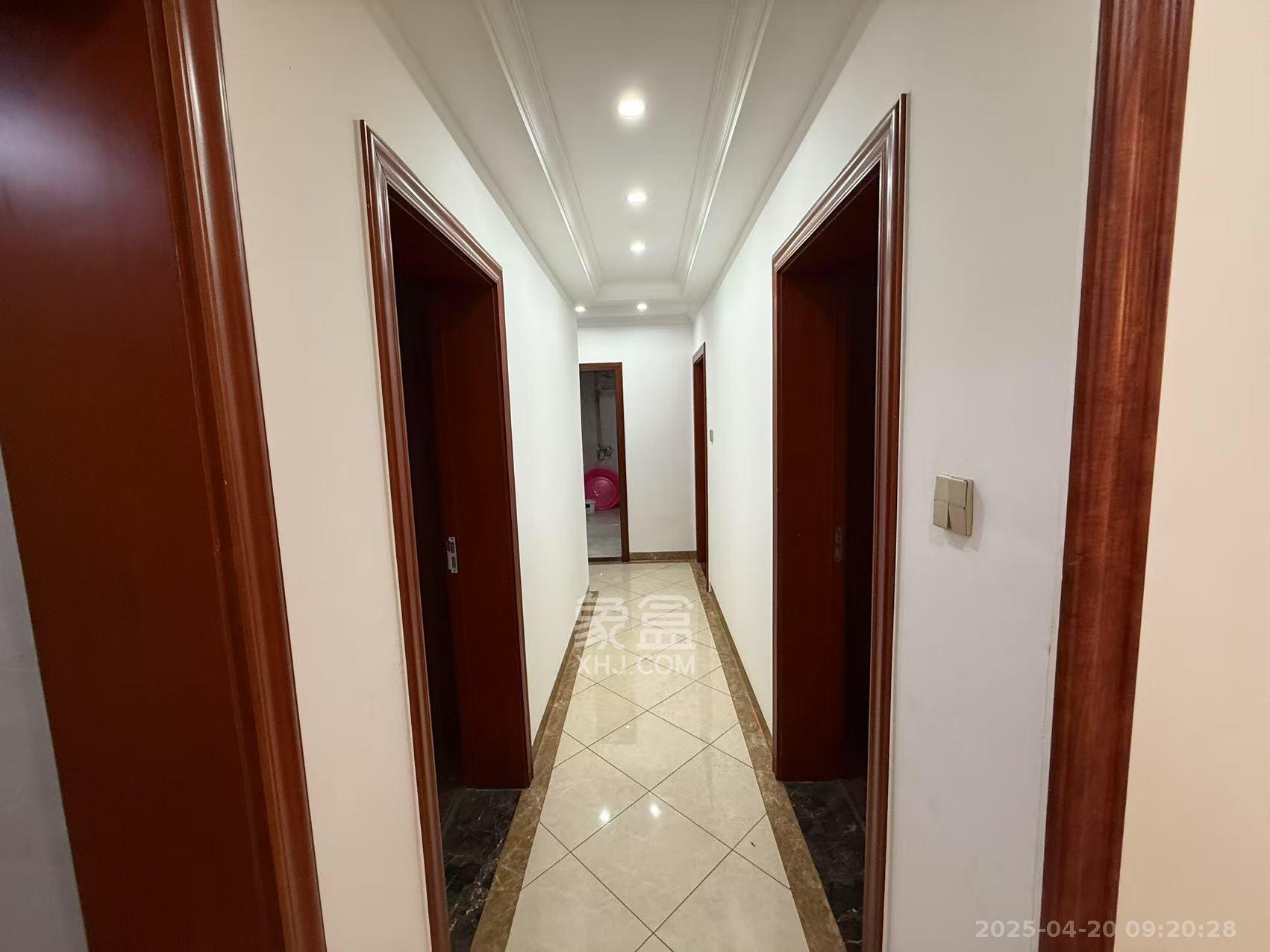 山水嘉园 5室2厅3卫 3000.0元/月 山水嘉园 5室2厅3卫 3000.0元/月室内图