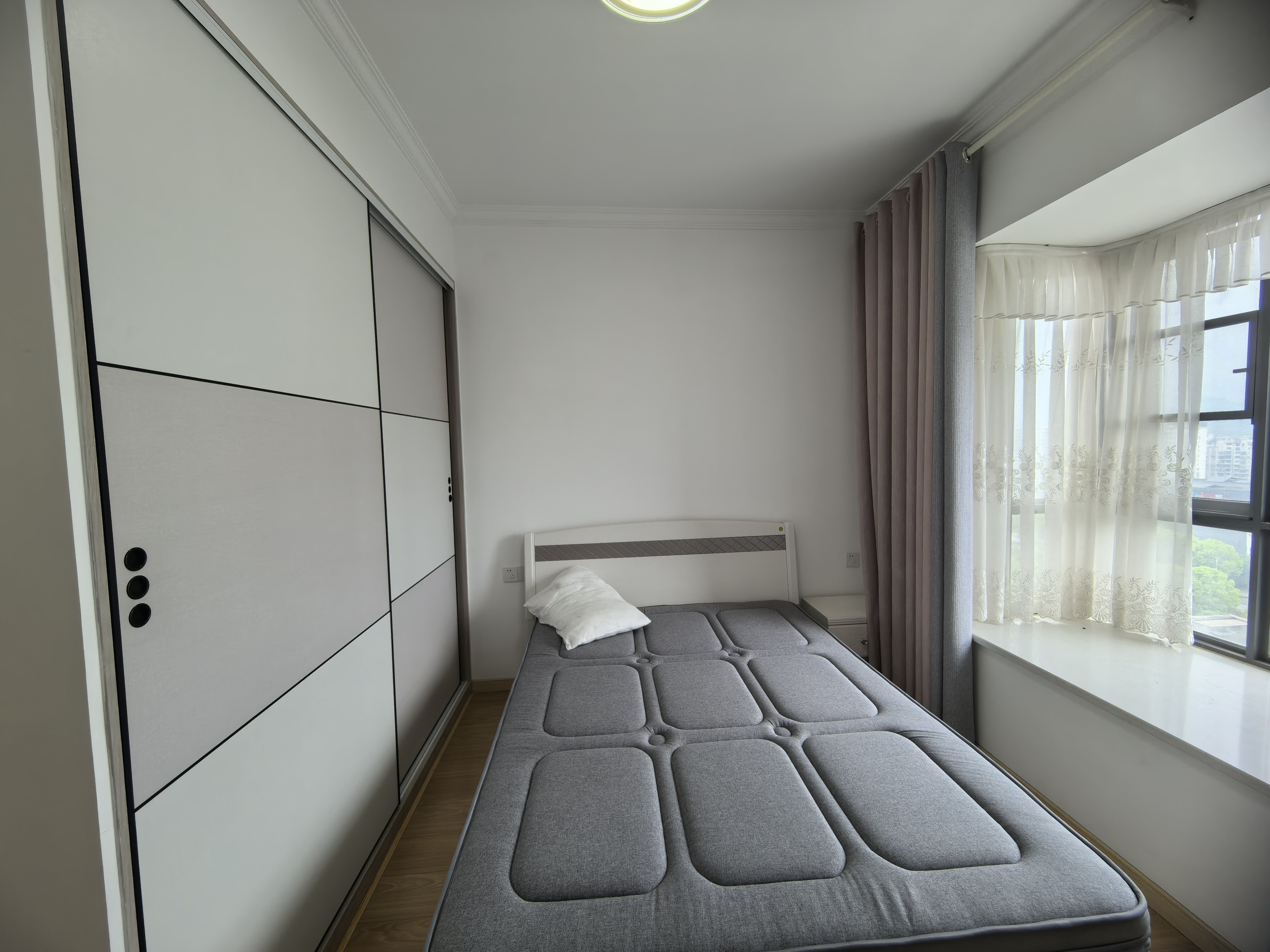 欣花苑 4室2厅2卫 2000.0元/月 欣花苑 4室2厅2卫 2000.0元/月室内图