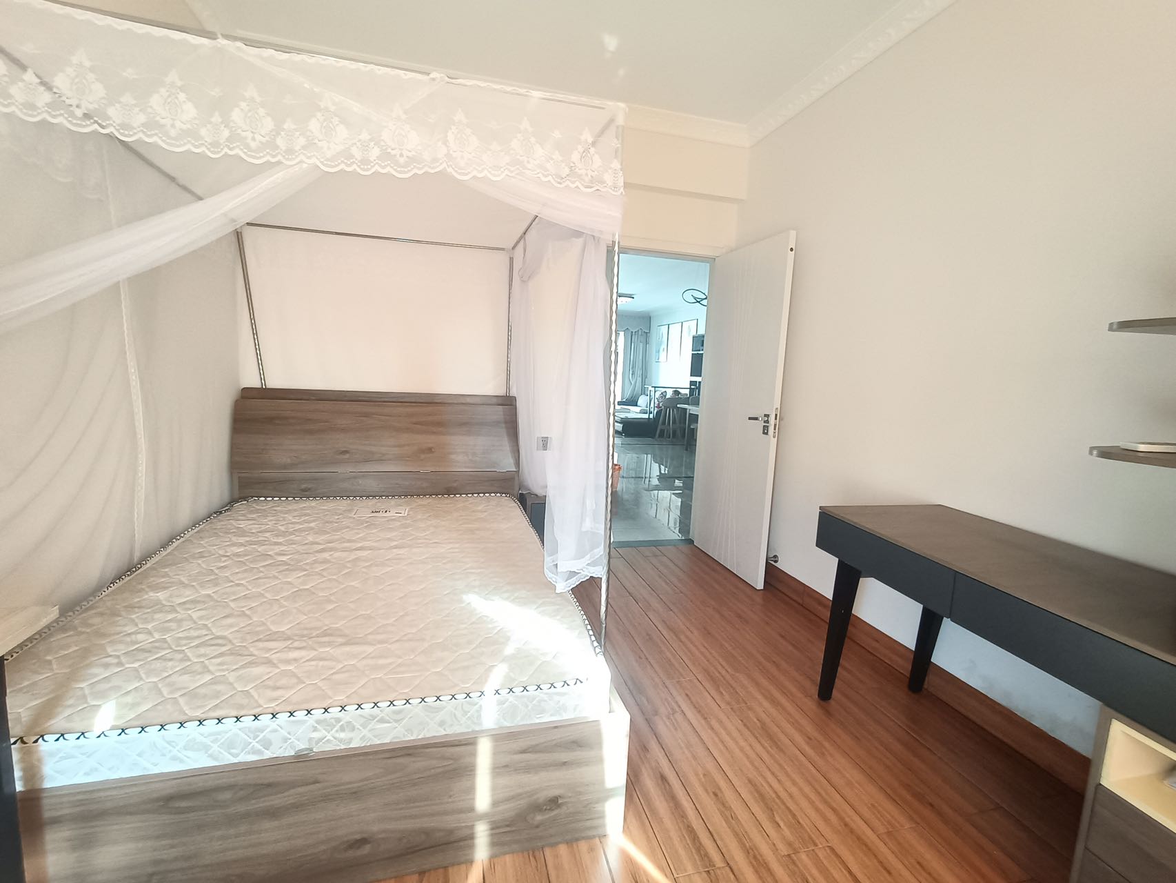 绿地城逸园 3室2厅2卫 138.0万 绿地城逸园 3室2厅2卫 138.0万客厅