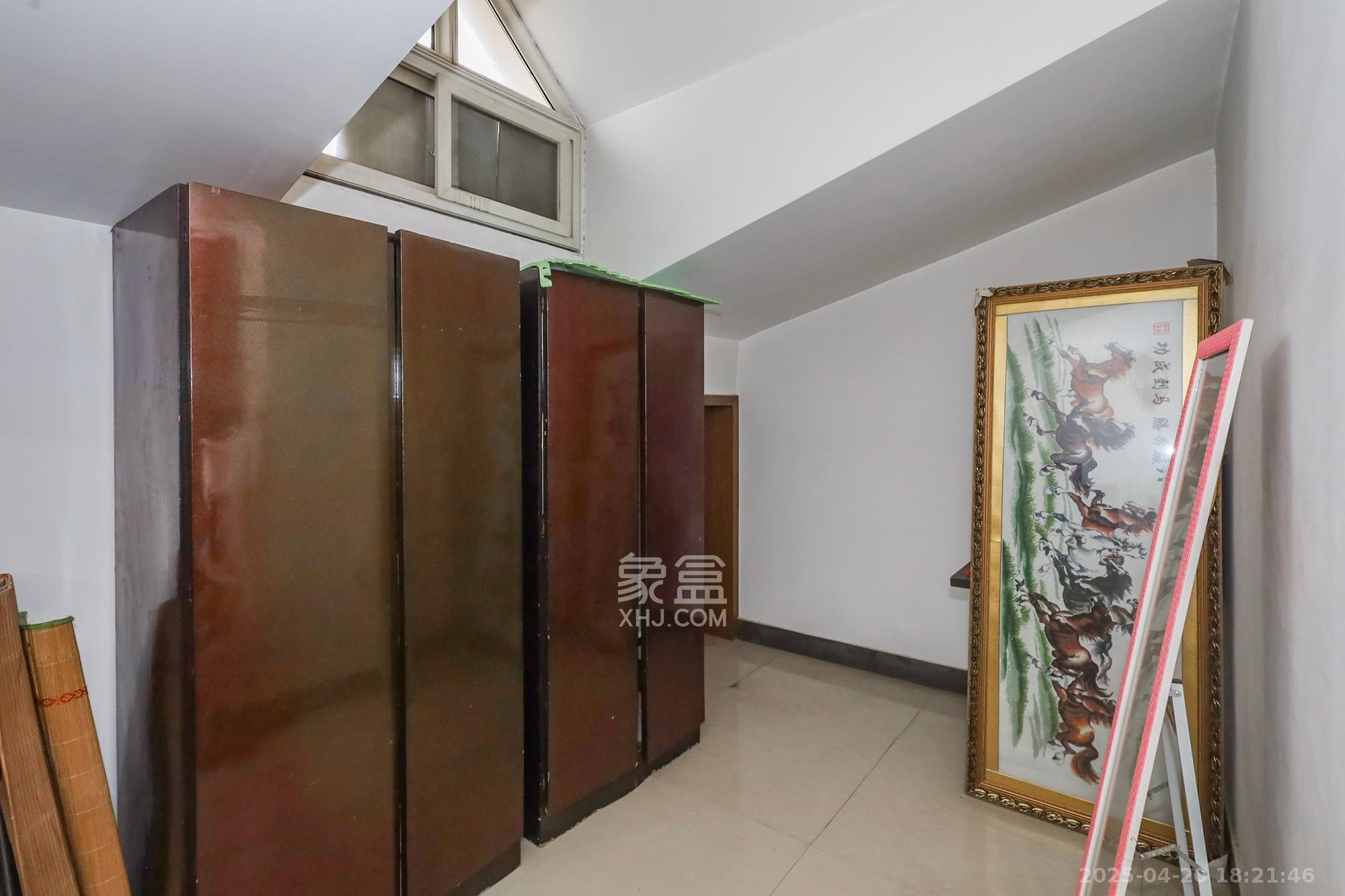 好家园  4室2厅2卫    56.0万其他