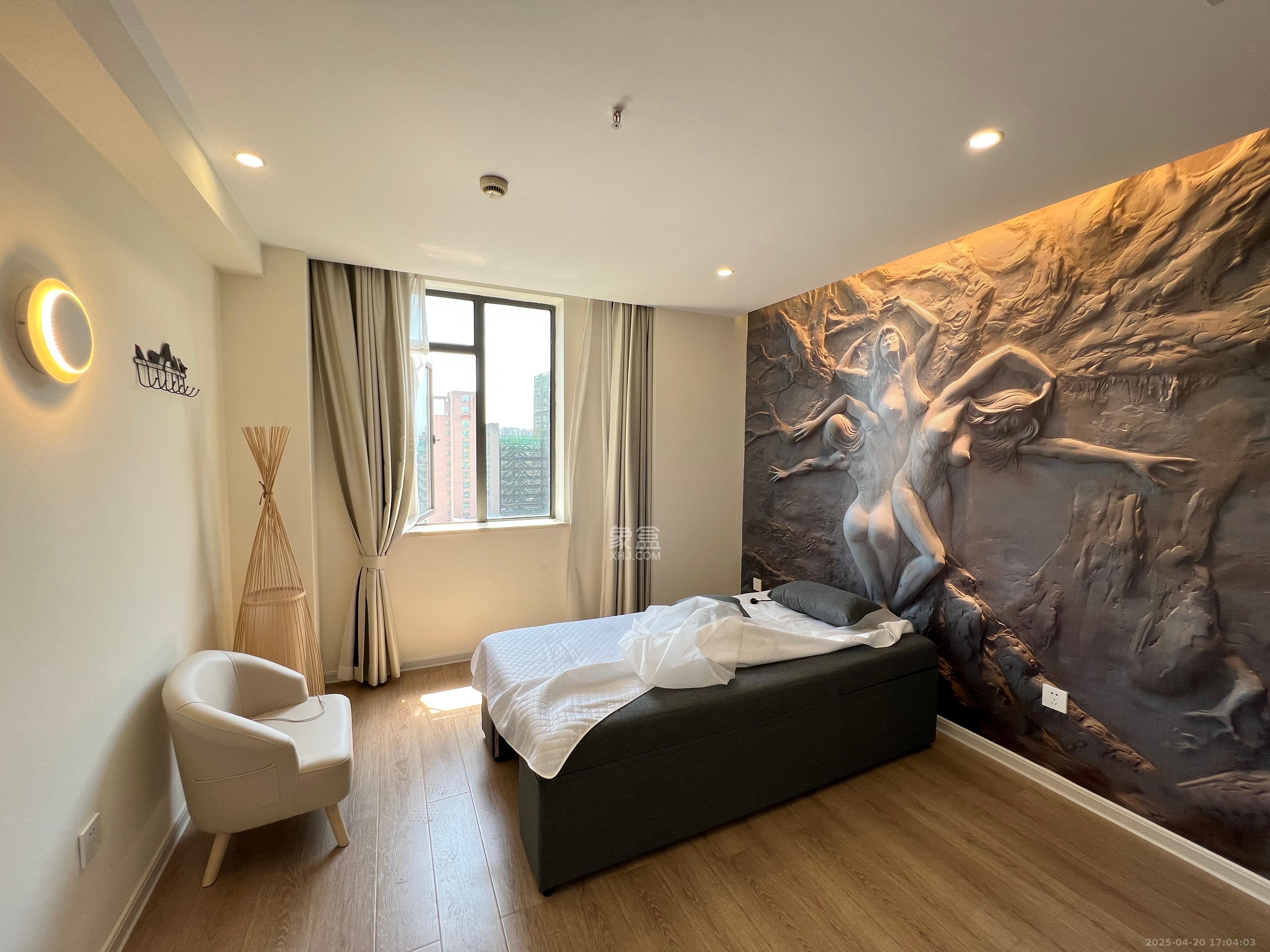 长房中庭国际(东郡华蓉广场) 5室2厅1卫 6800.0元/月 长房中庭国际(东郡华蓉广场) 5室2厅1卫 6800.0元/月室内图