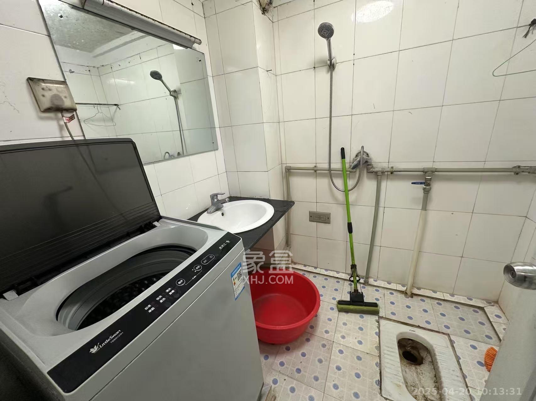 东方公寓  1室1厅1卫    1500.0元/月 东方公寓  1室1厅1卫    1500.0元/月室内图