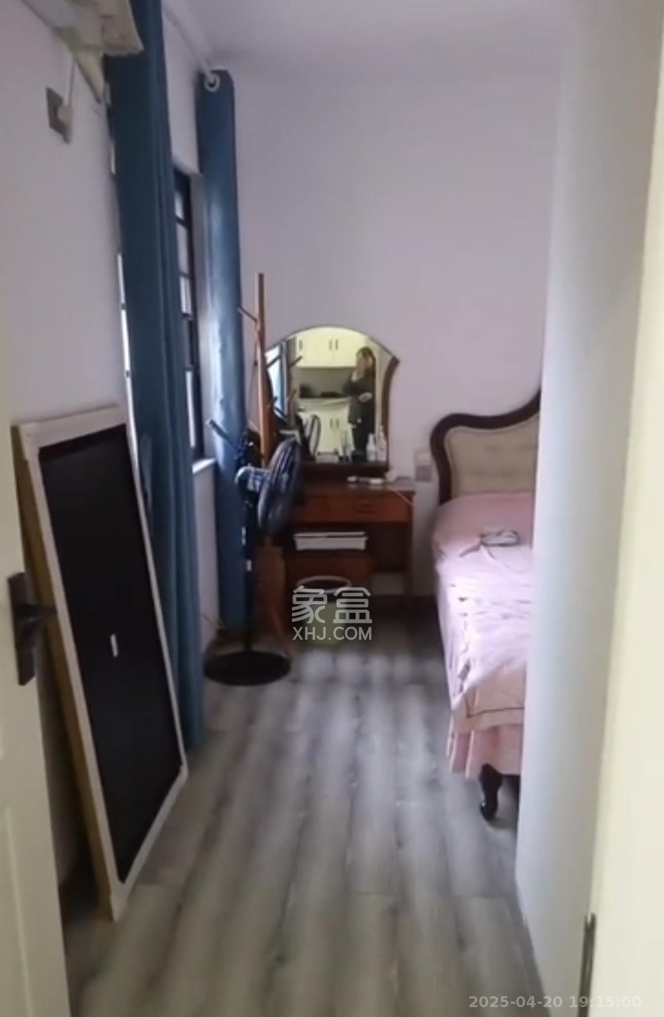 中粮鸿云  3室1厅1卫    2600.0元/月 中粮鸿云  3室1厅1卫    2600.0元/月室内图