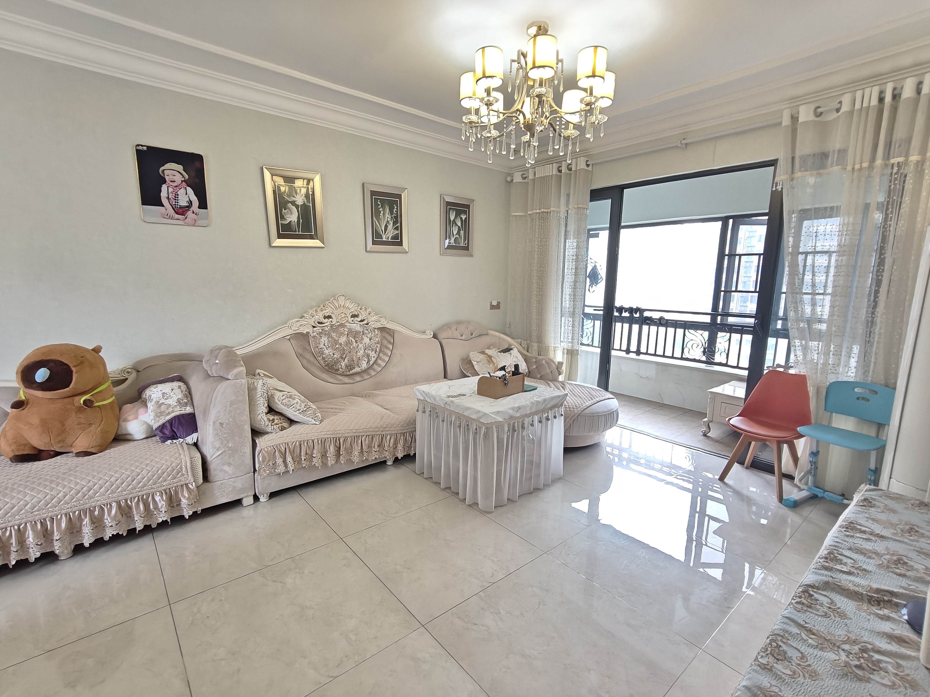 恒大华府 3室2厅2卫 2300.0元/月 恒大华府 3室2厅2卫 2300.0元/月室内图