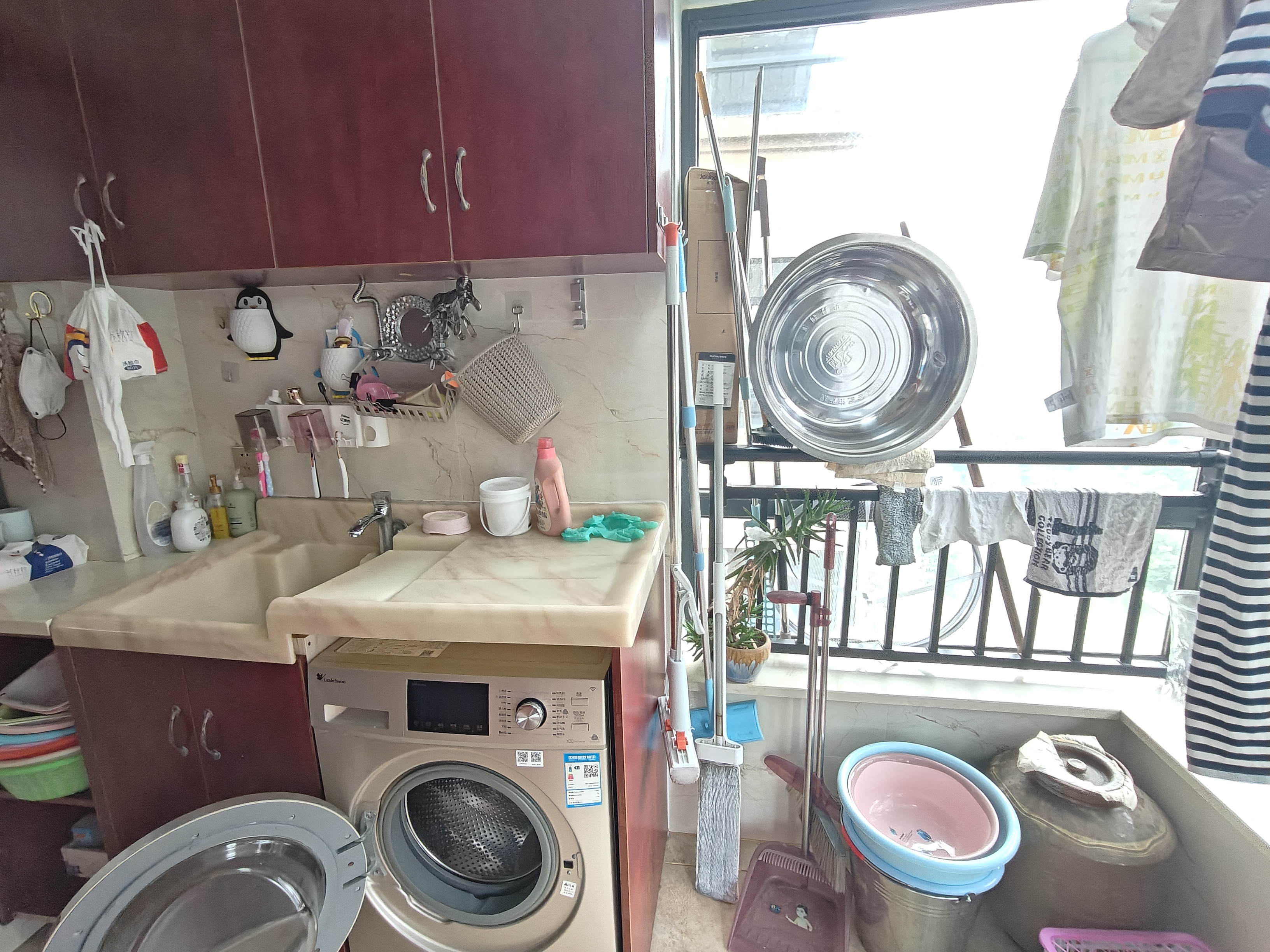 恒大华府 3室2厅2卫 2300.0元/月 恒大华府 3室2厅2卫 2300.0元/月室内图