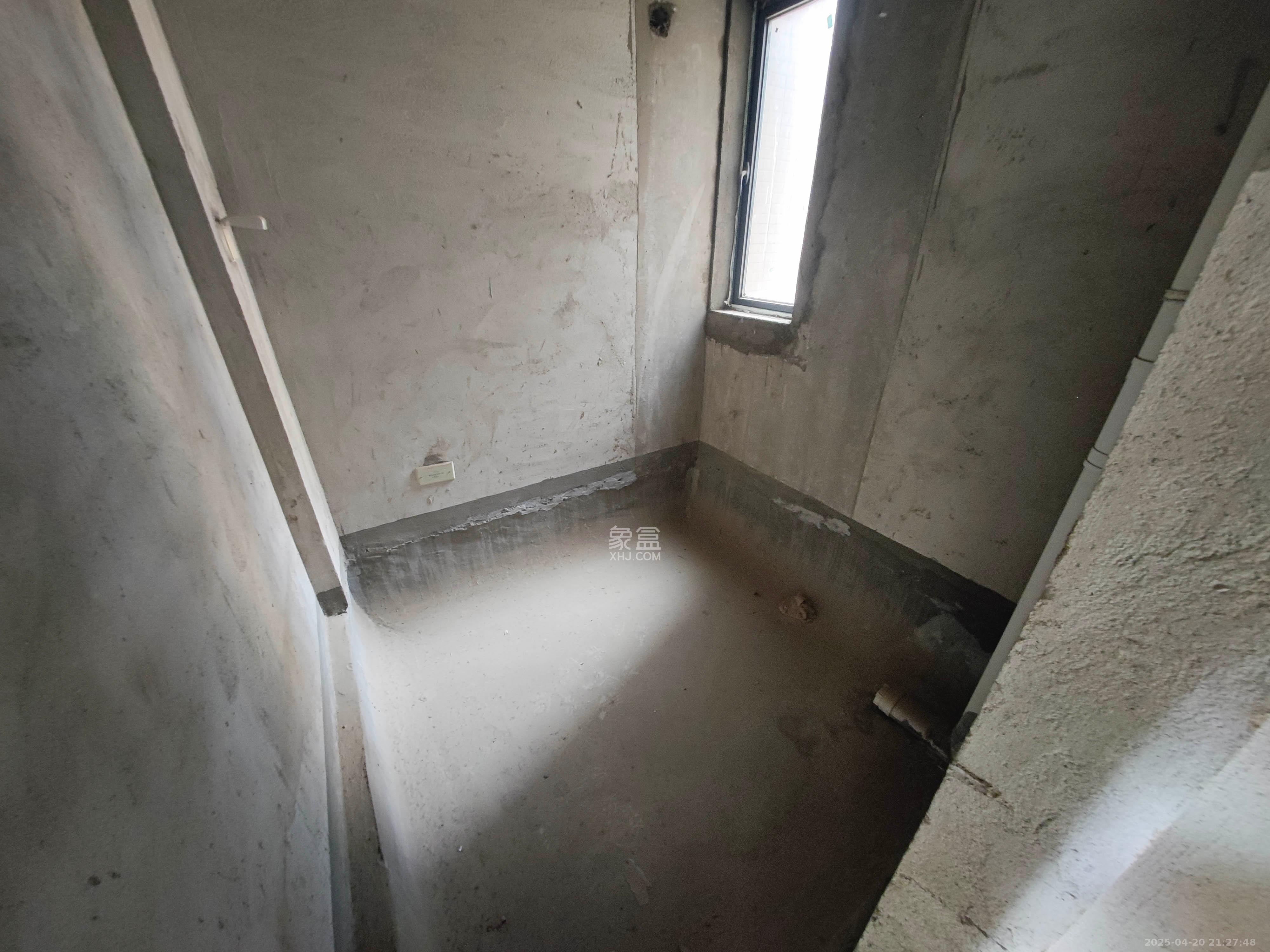 佳辉丽景鑫城  3室2厅1卫    78.0万 佳辉丽景鑫城  3室2厅1卫    78.0万卫生间