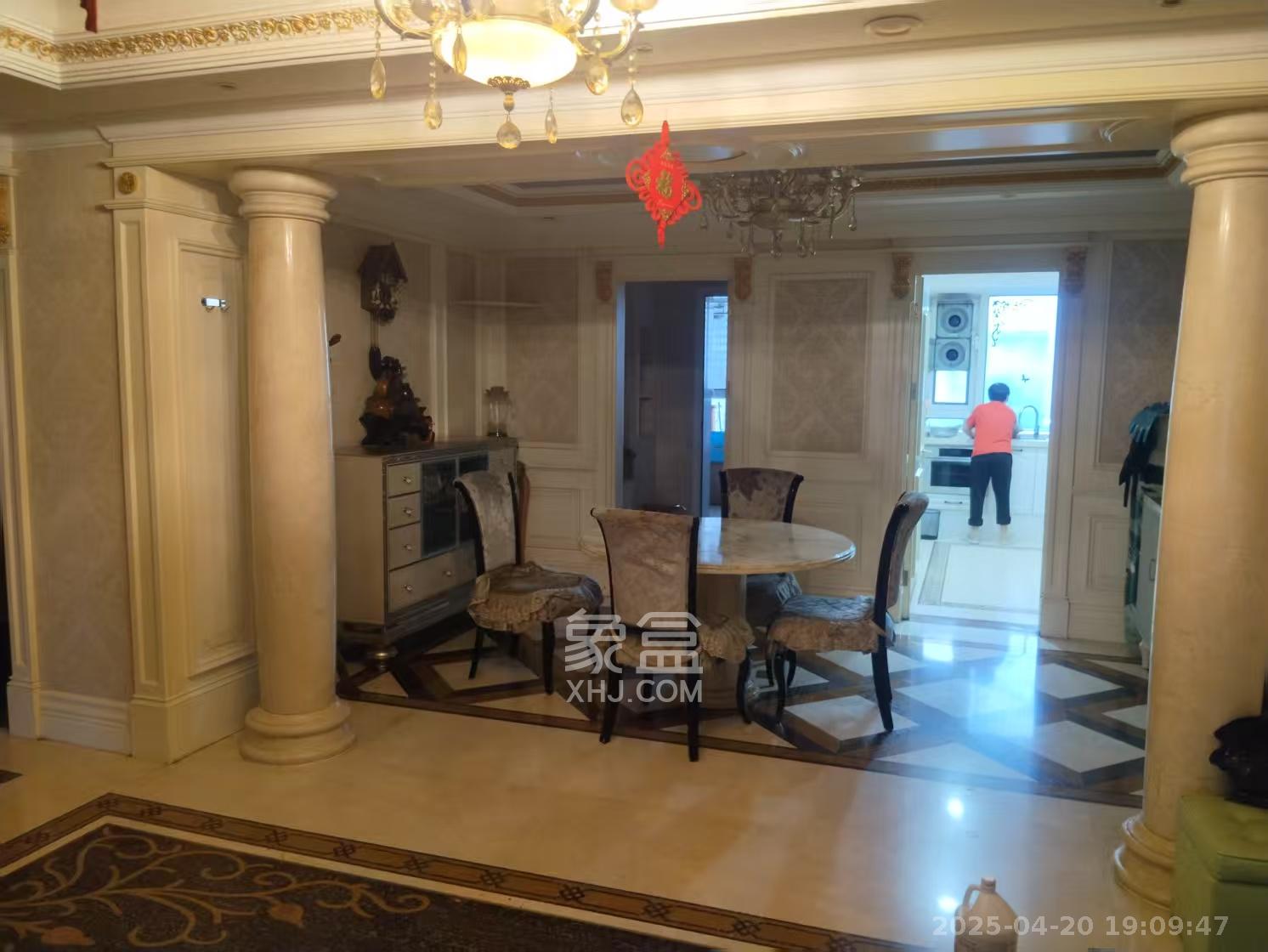 万达公馆 4室2厅4卫 9000.0元/月 万达公馆 4室2厅4卫 9000.0元/月室内图