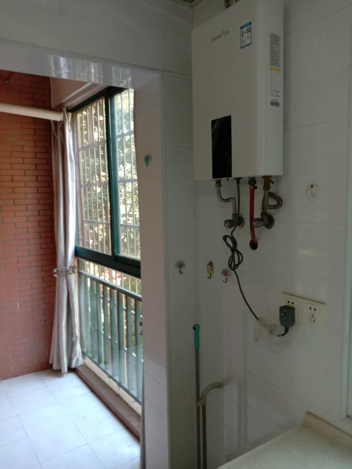 东洲水岸豪庭  1室2厅2卫   1200.00元/月室内图