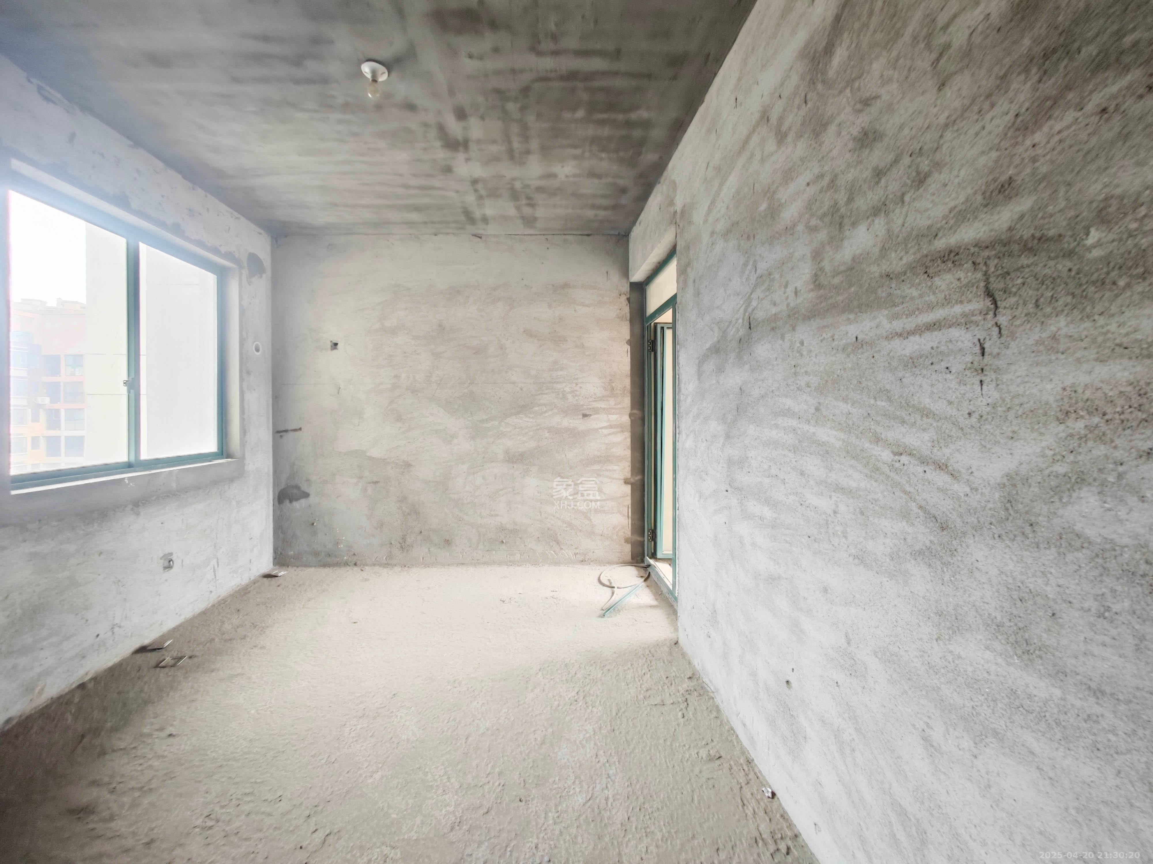 华盛世纪新城 4室2厅2卫 155.0万 华盛世纪新城 4室2厅2卫 155.0万卧室