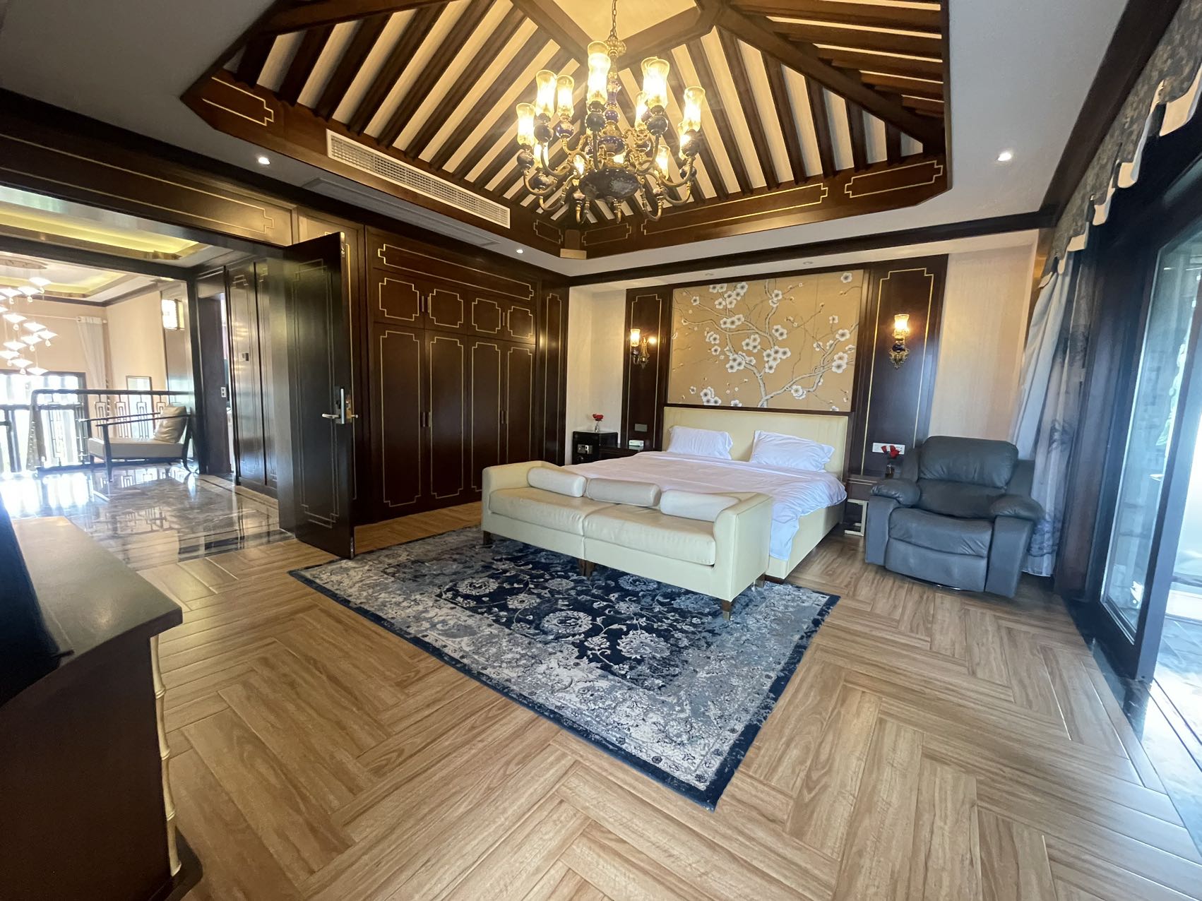 鸿洲江山 10室3厅5卫 40000.0元/月 鸿洲江山 10室3厅5卫 40000.0元/月室内图