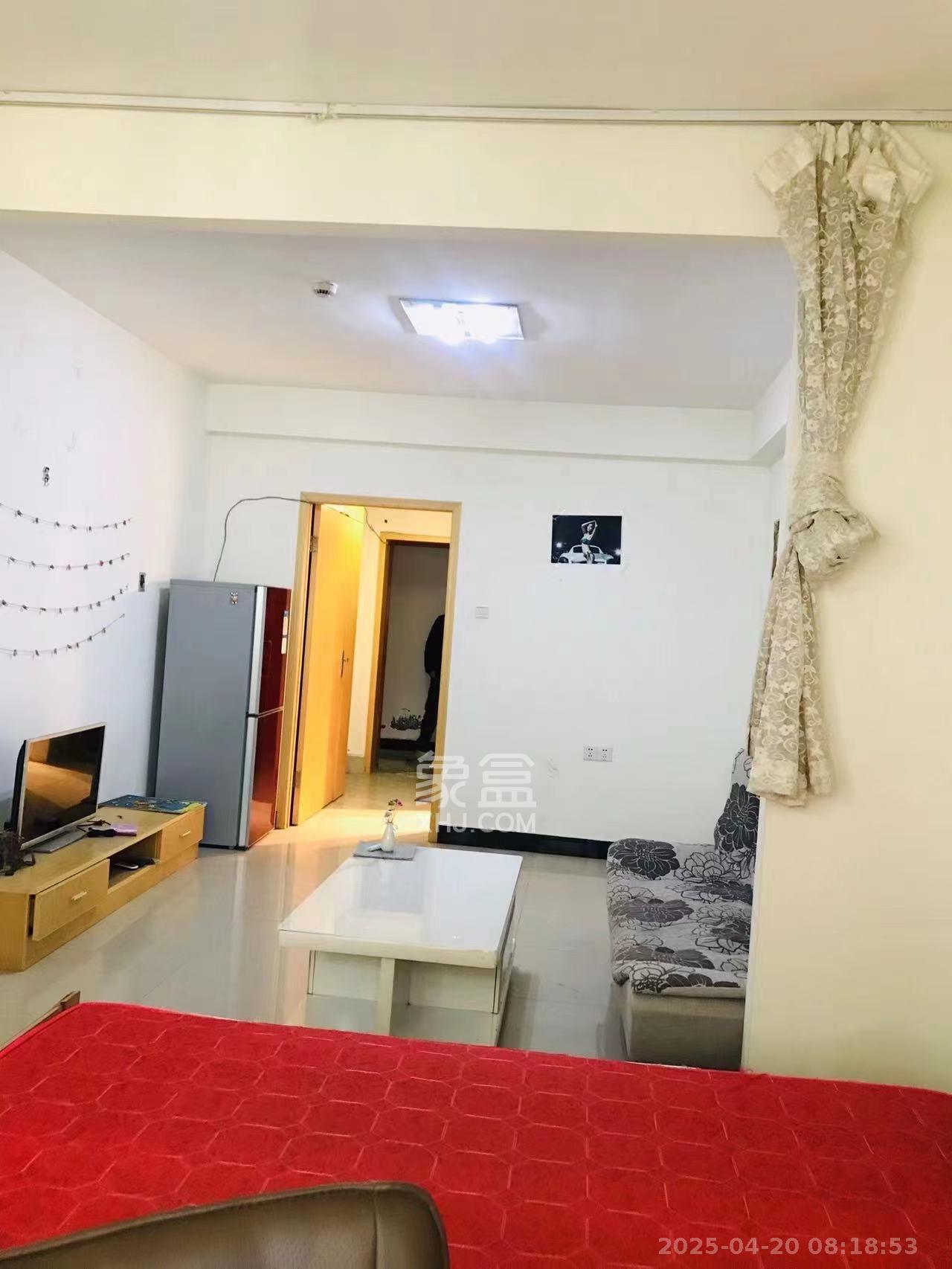 曙光领峰(曙光家园) 1室1厅1卫 1400.0元/月 曙光领峰(曙光家园) 1室1厅1卫 1400.0元/月室内图