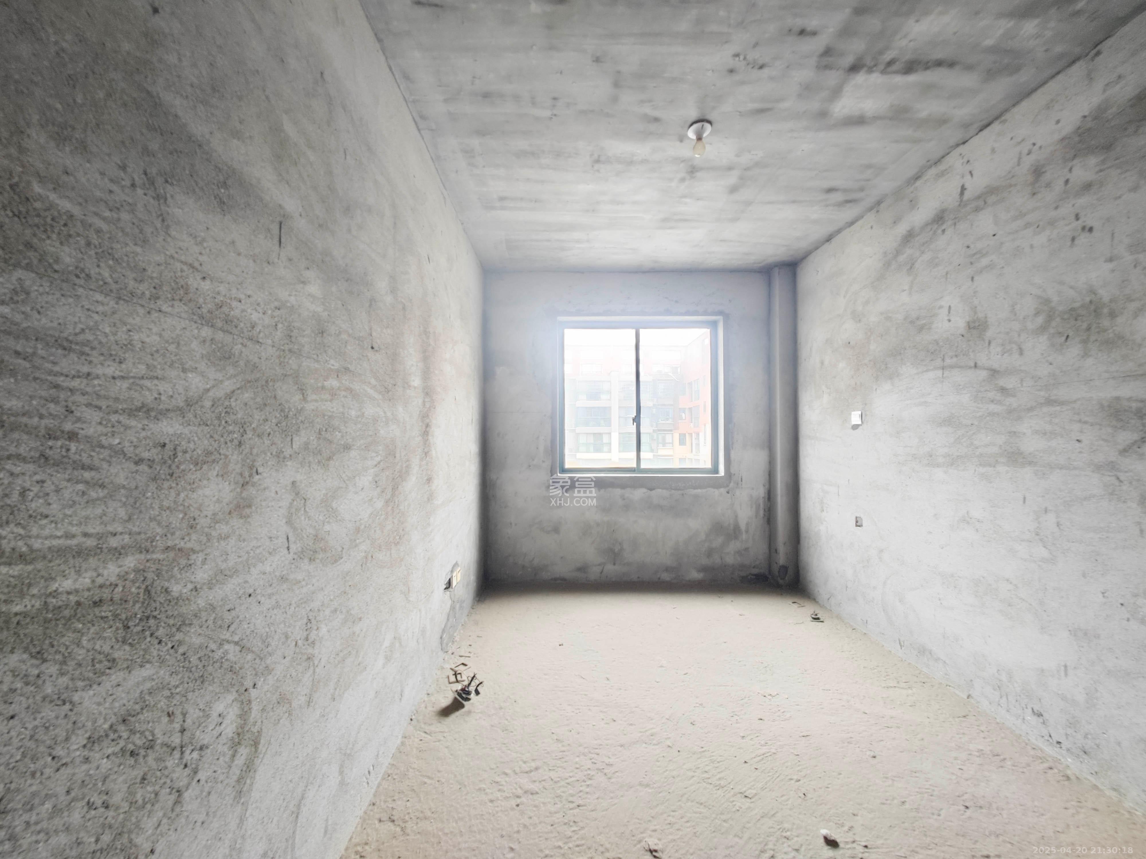 华盛世纪新城 4室2厅2卫 155.0万 华盛世纪新城 4室2厅2卫 155.0万卧室