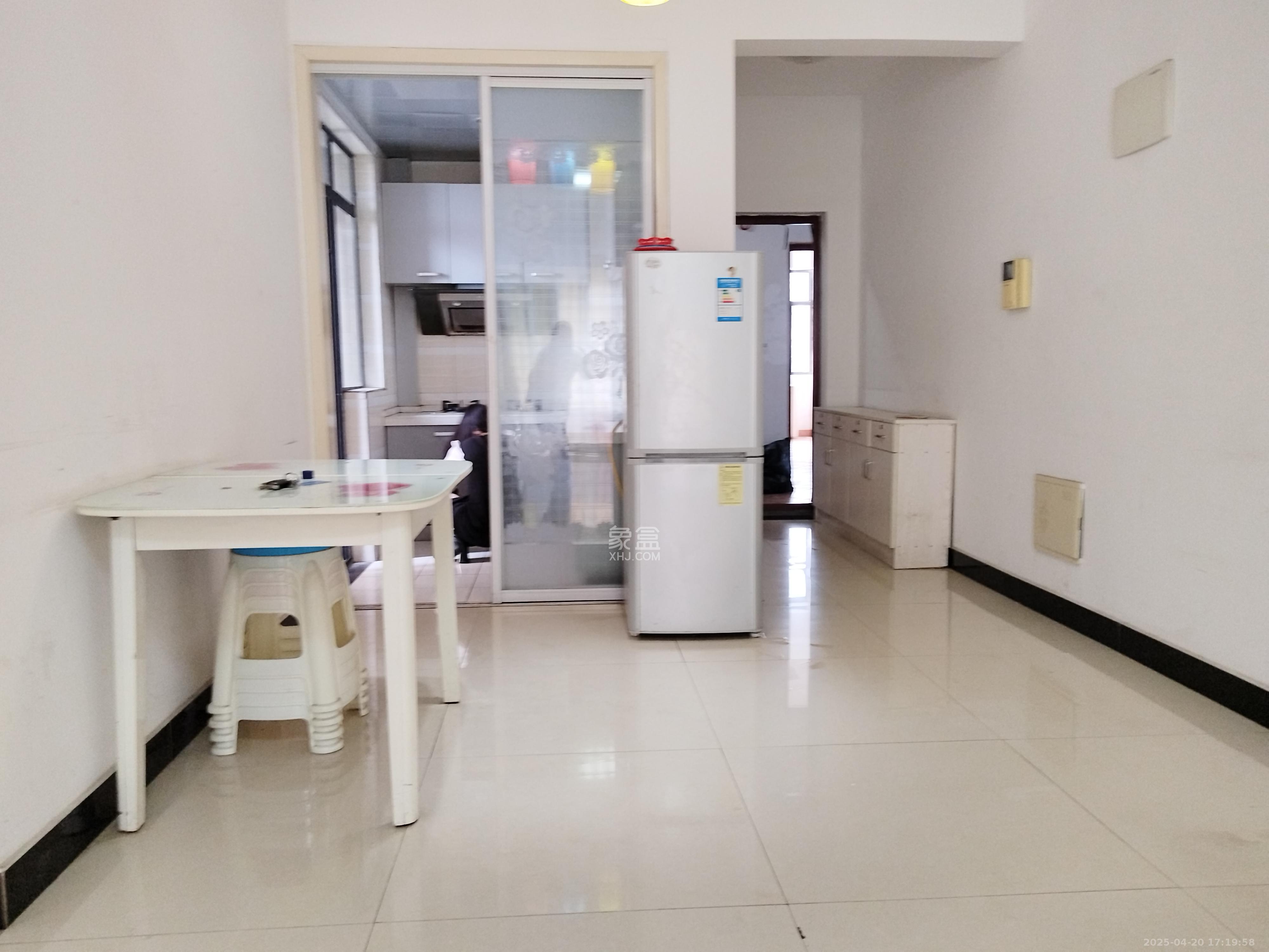 康桥长郡  2室2厅1卫   1700.00元/月室内图