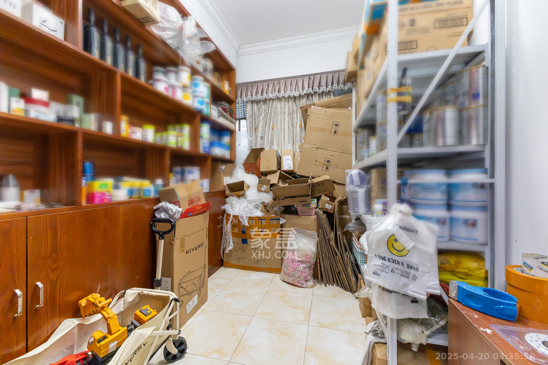 名家翡翠花园 1室2厅1卫 120.0万 名家翡翠花园 1室2厅1卫 120.0万卧室