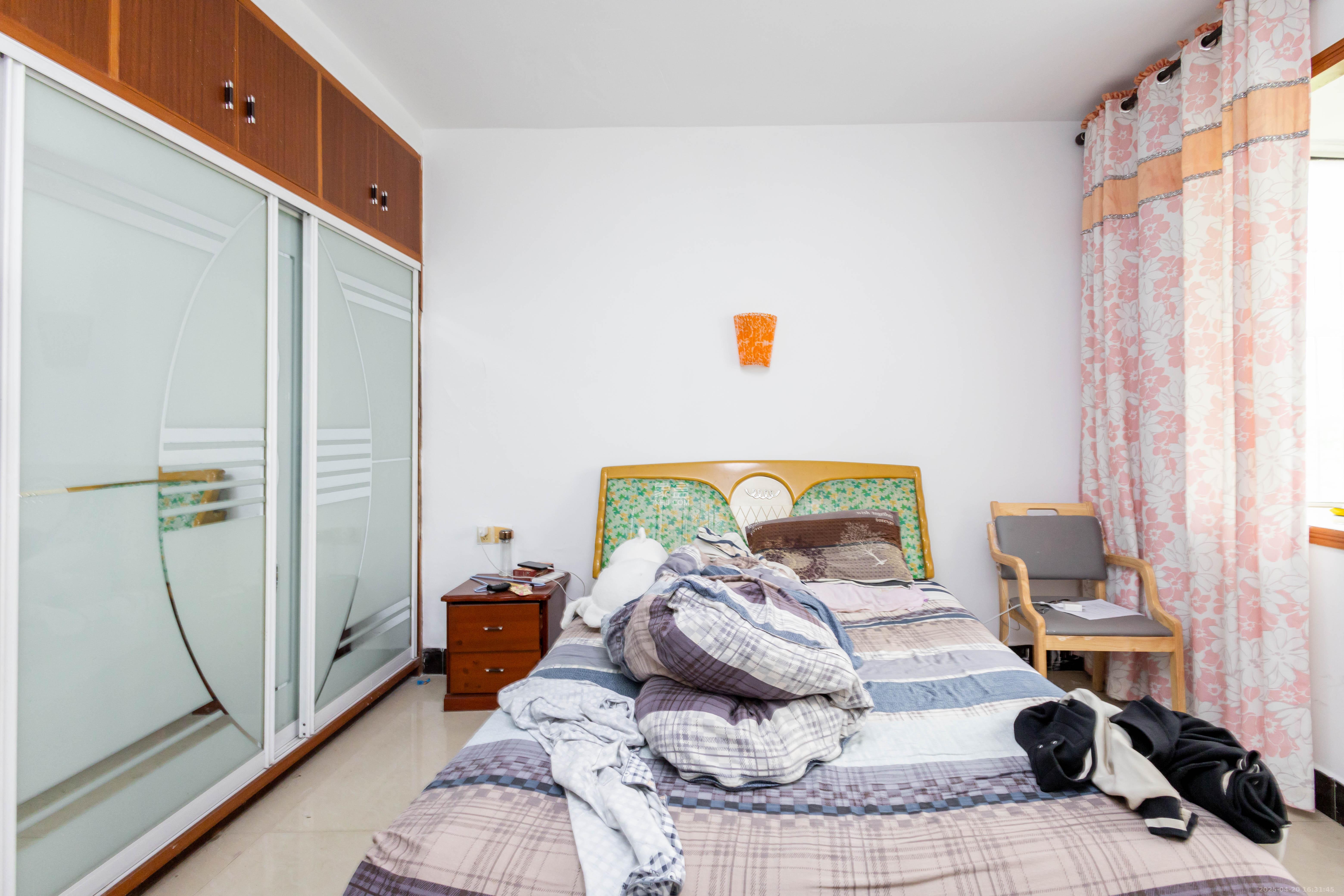 创业乐园  2室2厅1卫    38.0万卧室