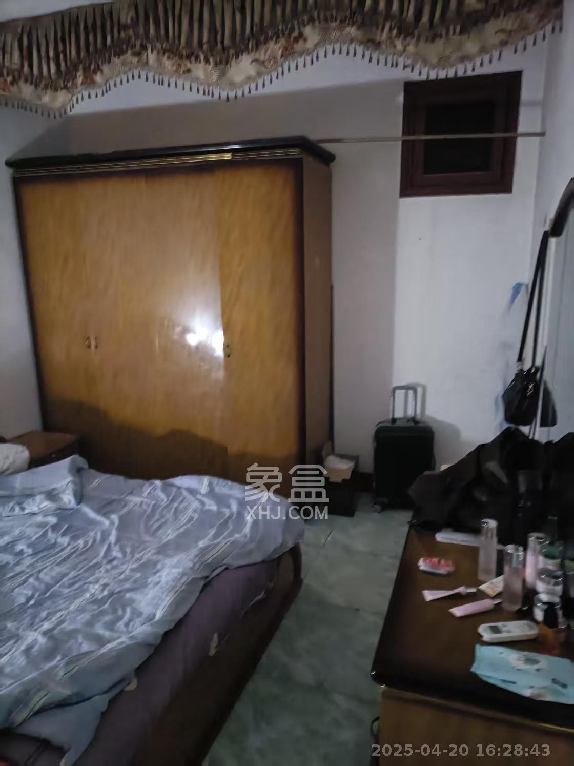 桐荫里社区  1室2厅1卫   1300.00元/月室内图