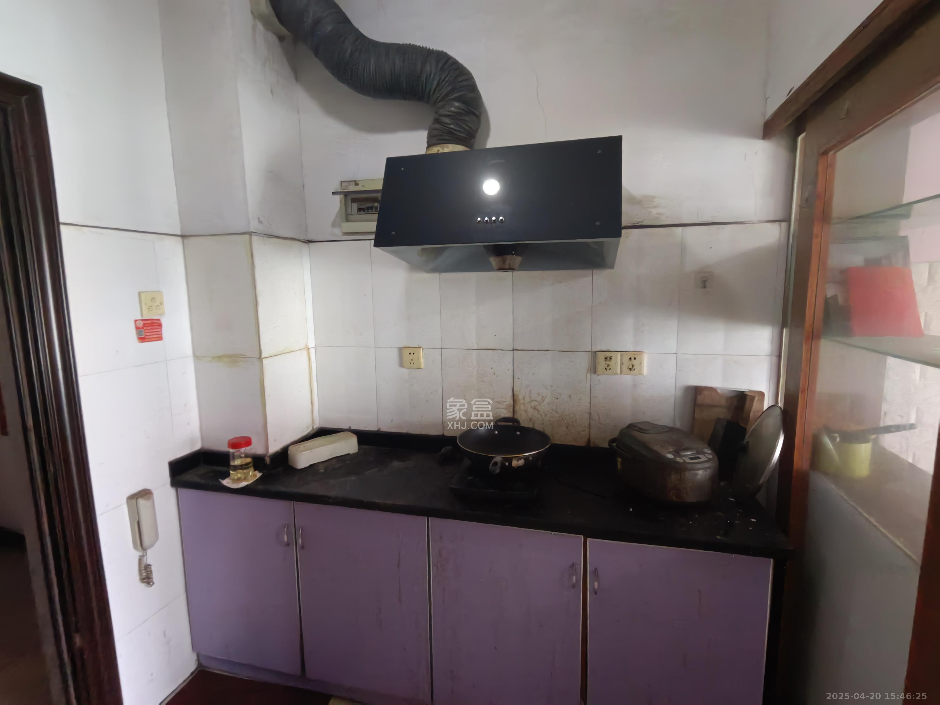 知微园 1室1厅1卫 800.0元/月 知微园 1室1厅1卫 800.0元/月室内图