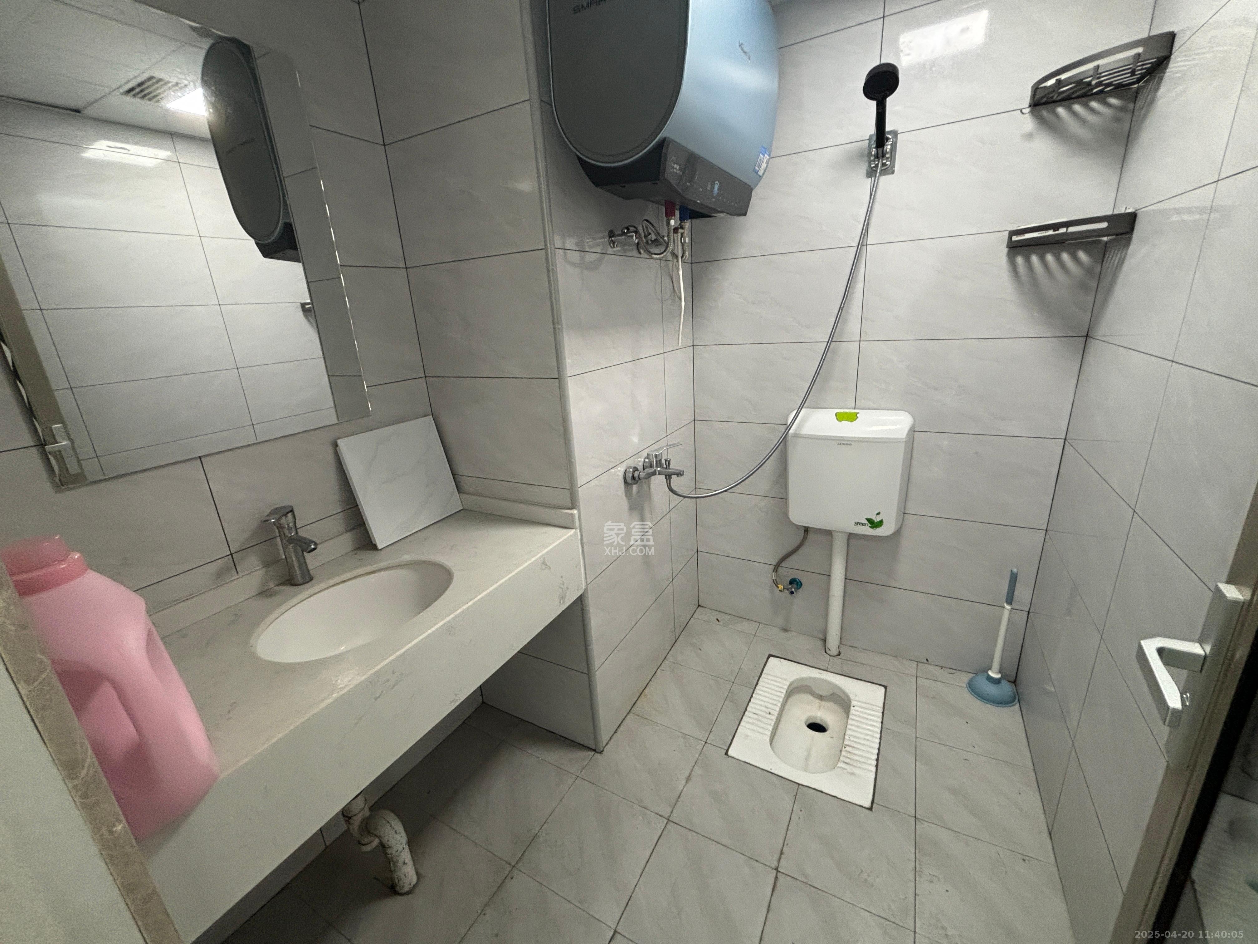 五峰国际 1室1厅1卫 3000.0元/月 五峰国际 1室1厅1卫 3000.0元/月室内图