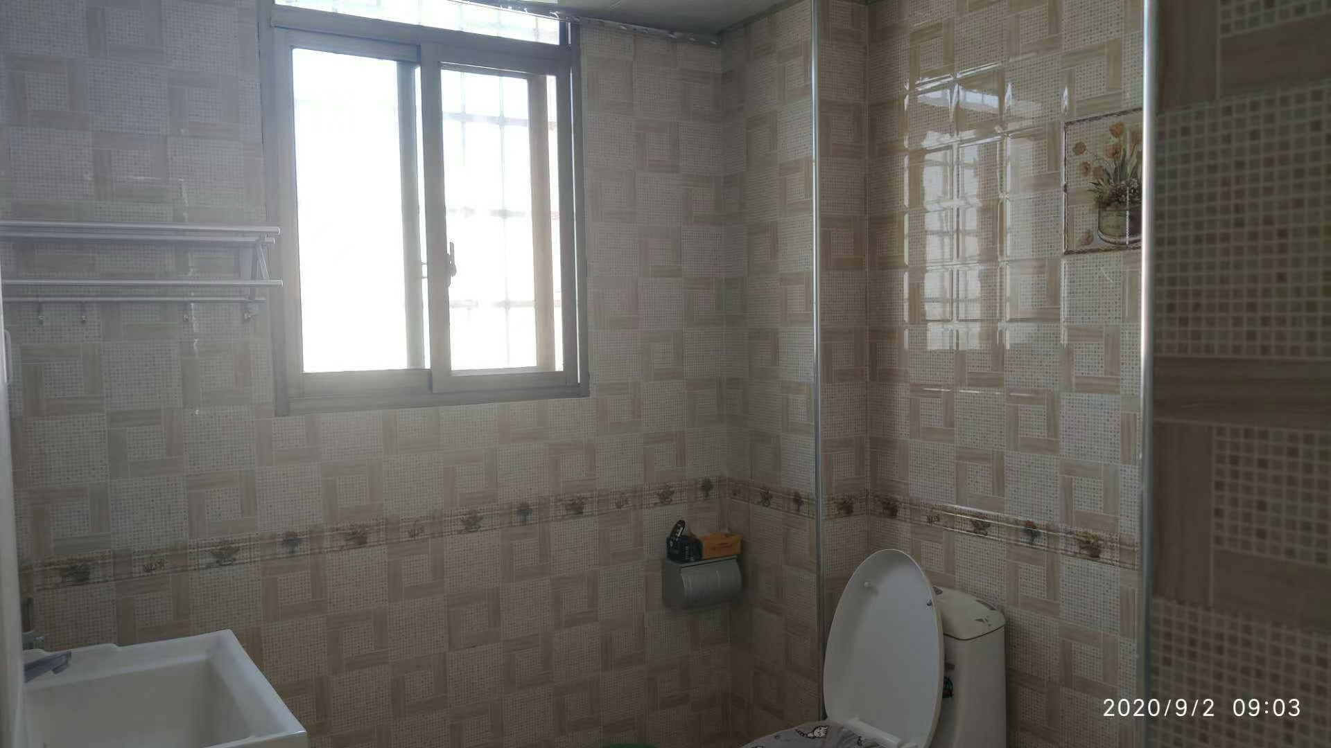 滨江水岸  3室2厅2卫    56.8万客厅