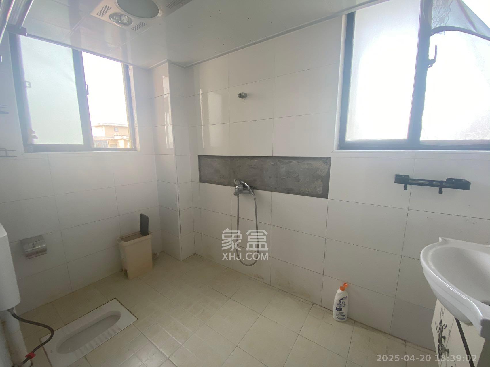 鑫天御景湾  2室2厅1卫   2000.00元/月室内图