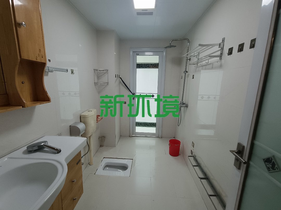 月亮湾二期B区  4室2厅2卫   1900.00元/月室内图
