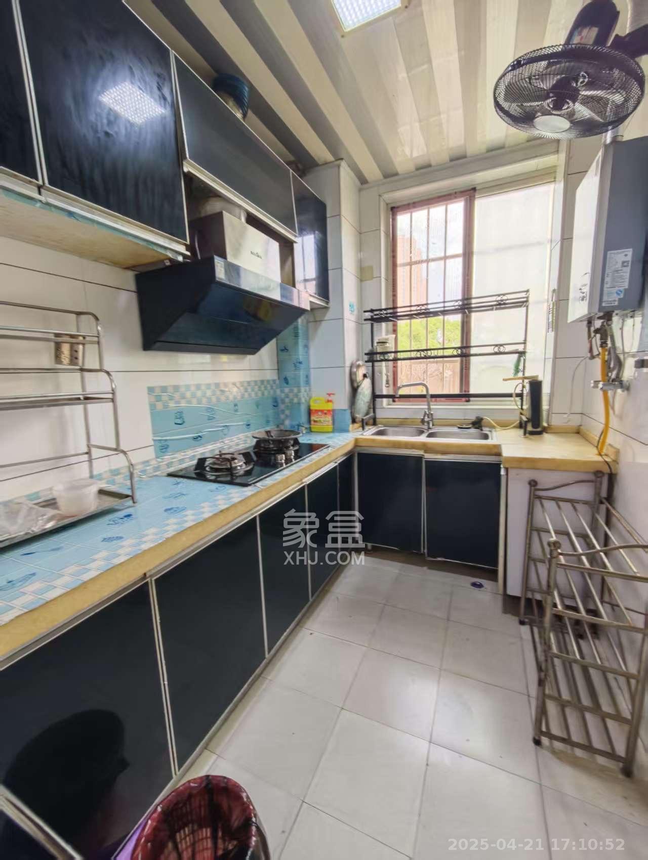 东城名苑  1室2厅1卫   1500.00元/月室内图