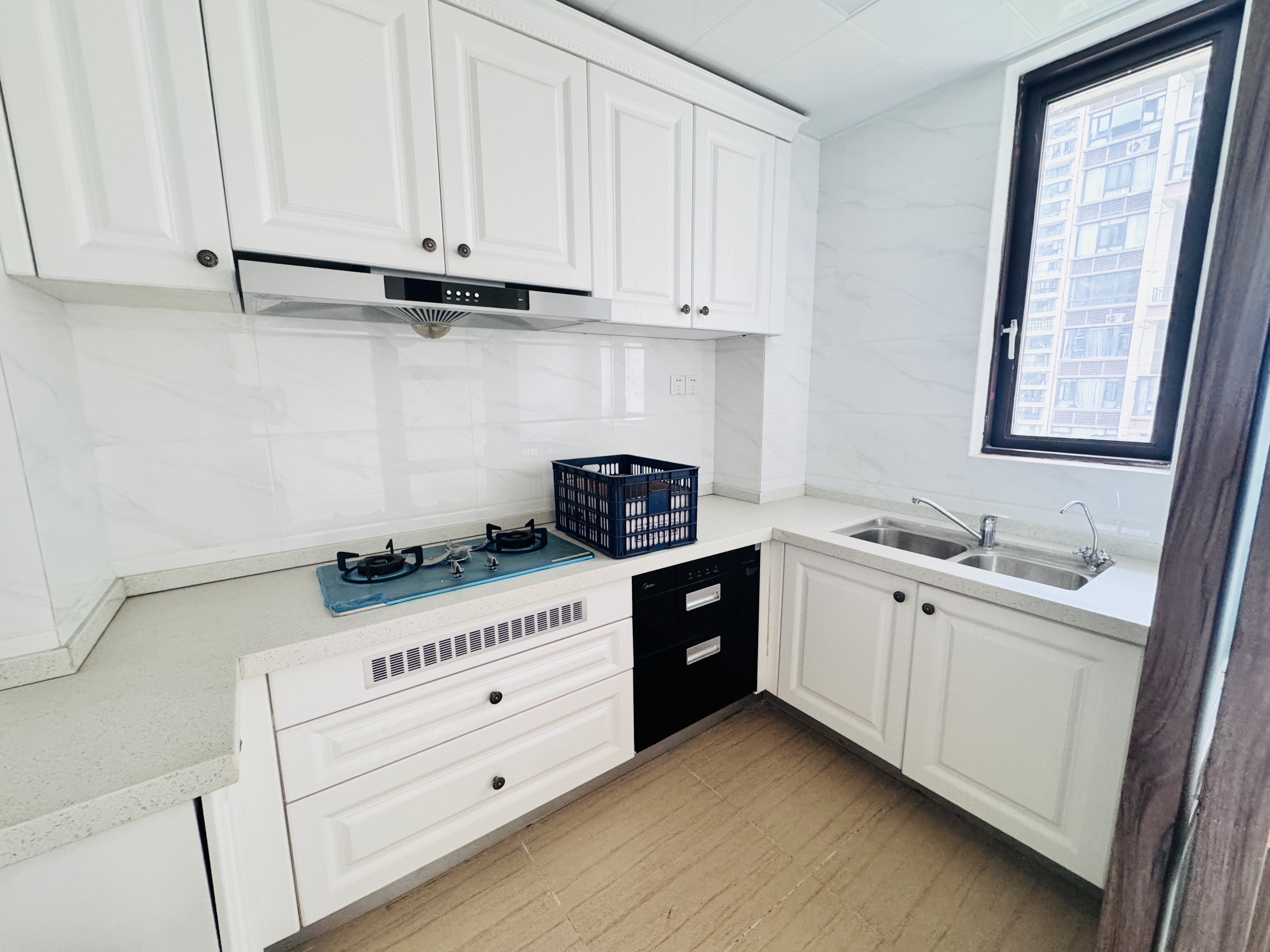 华耀碧桂园十里江湾观澜 4室2厅2卫 2200.0元/月 华耀碧桂园十里江湾观澜 4室2厅2卫 2200.0元/月室内图