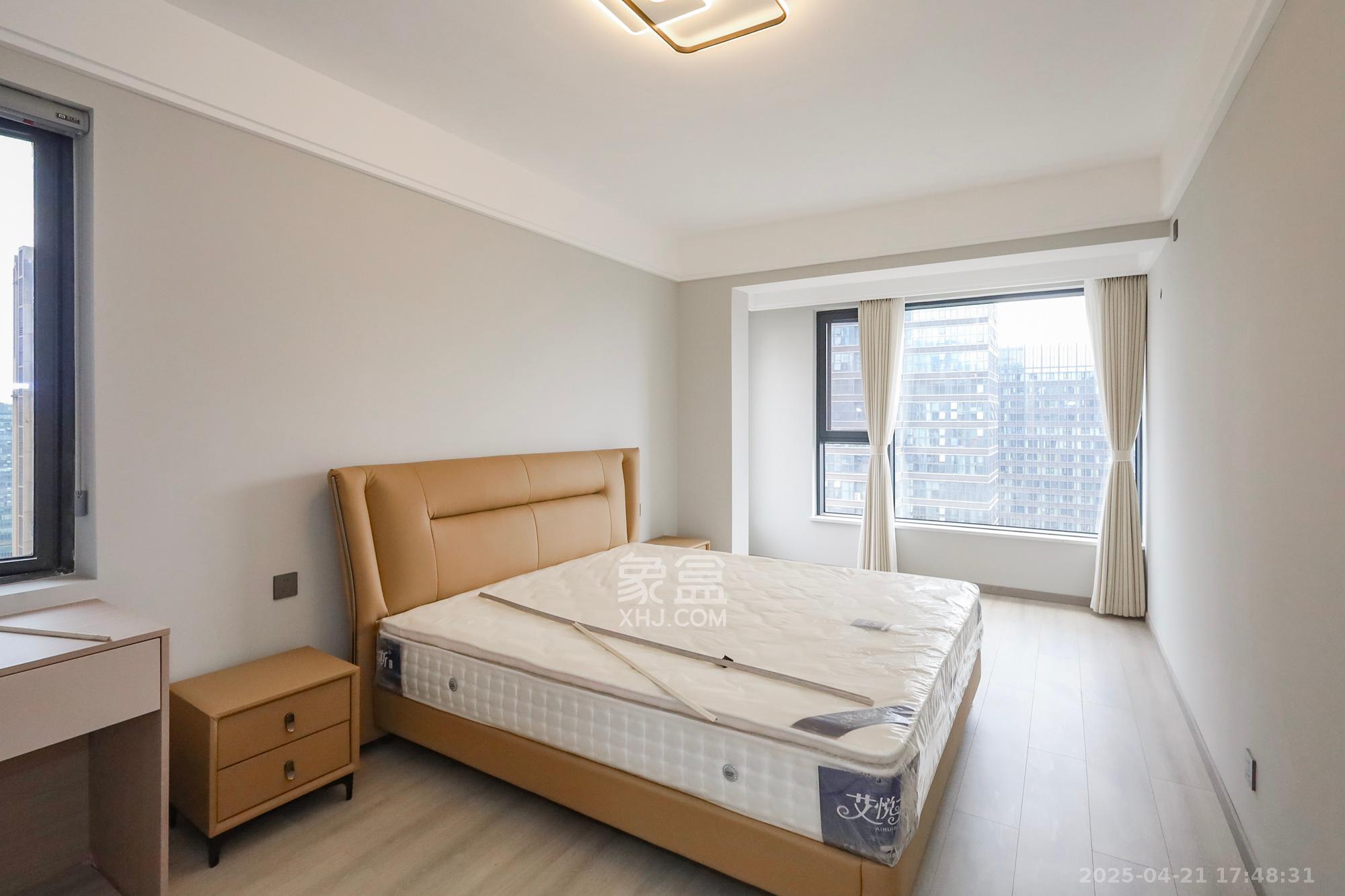 协信星澜汇 4室2厅2卫 170.0万 协信星澜汇 4室2厅2卫 170.0万卧室