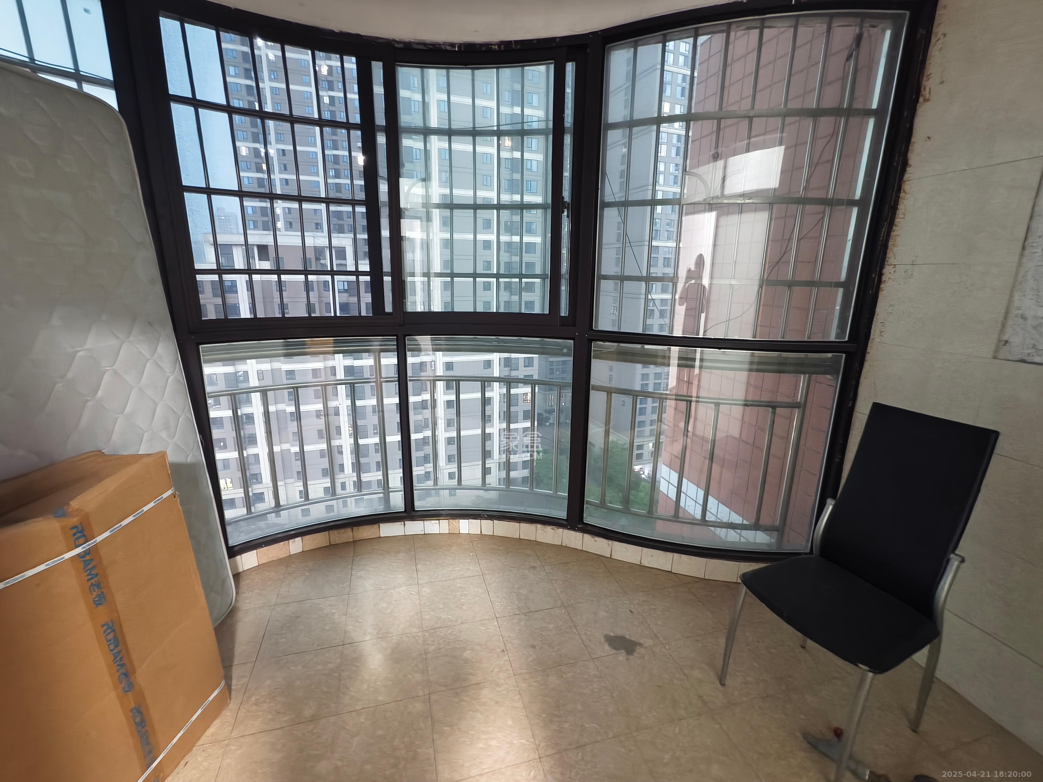 都江新城(都江新苑) 3室2厅2卫 2400.0元/月 都江新城(都江新苑) 3室2厅2卫 2400.0元/月室内图