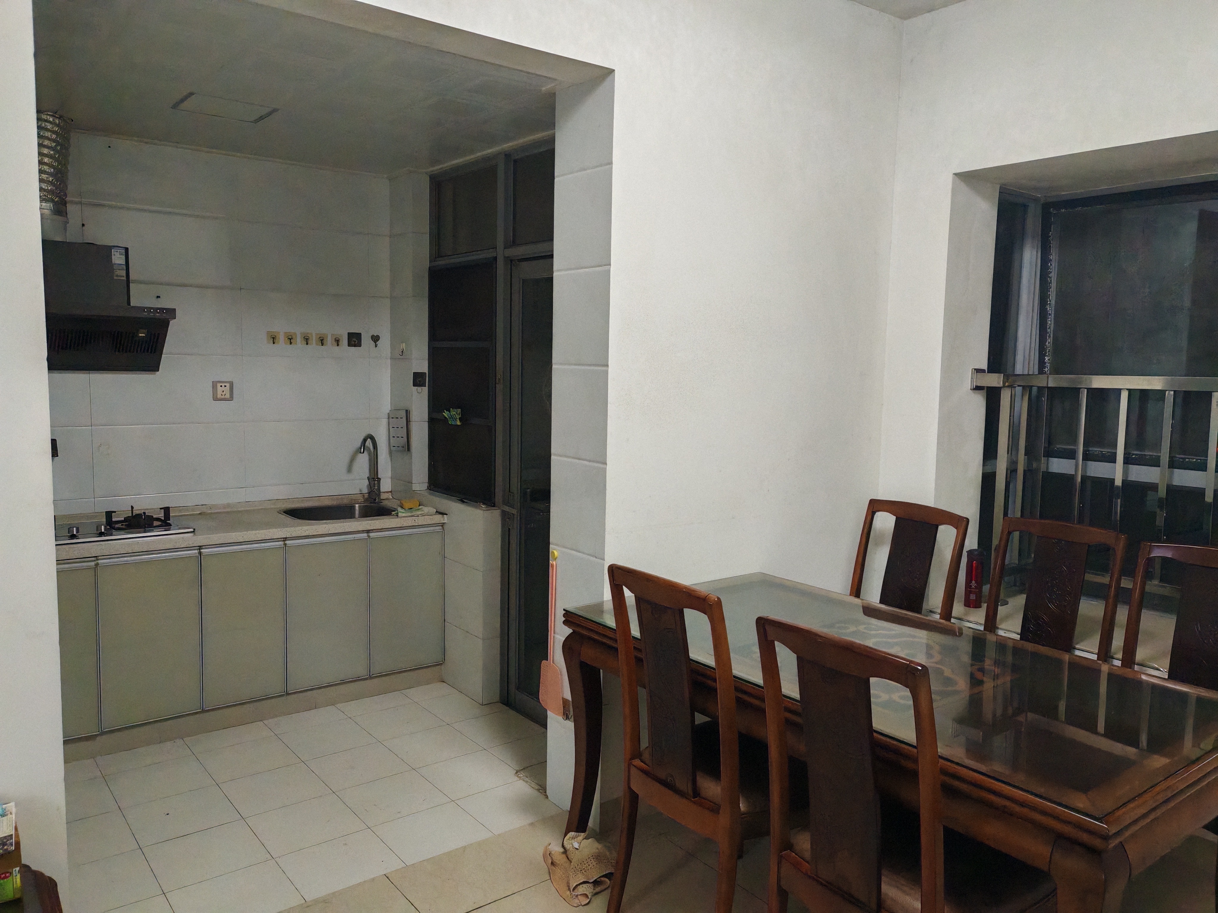 美和小区 3室2厅2卫 3300.0元/月 美和小区 3室2厅2卫 3300.0元/月室内图