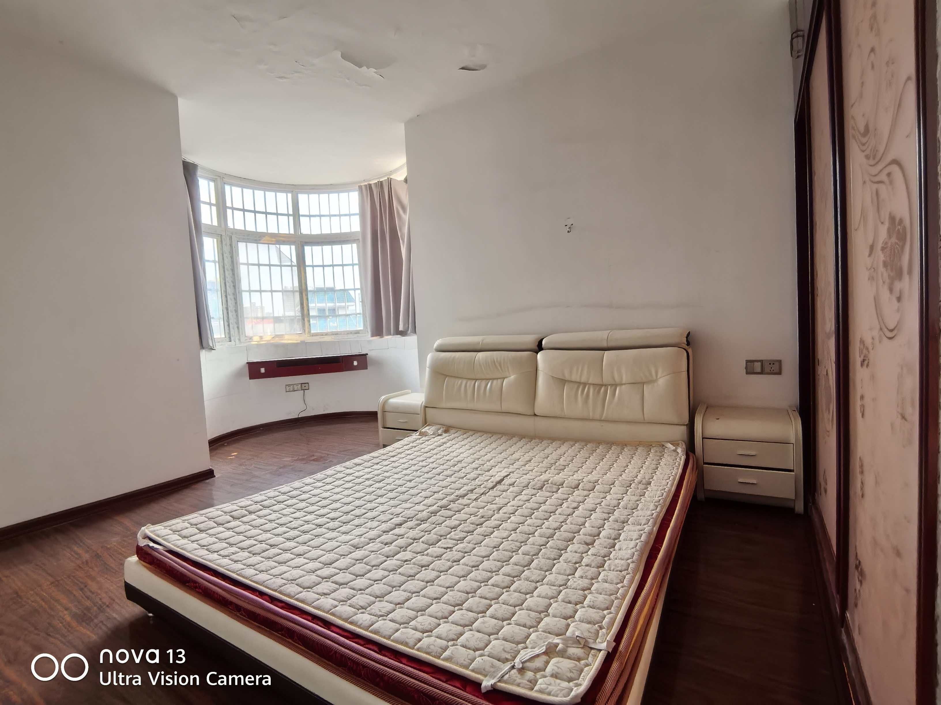 湘中园 1室0厅0卫 58.8万 湘中园 1室0厅0卫 58.8万客厅