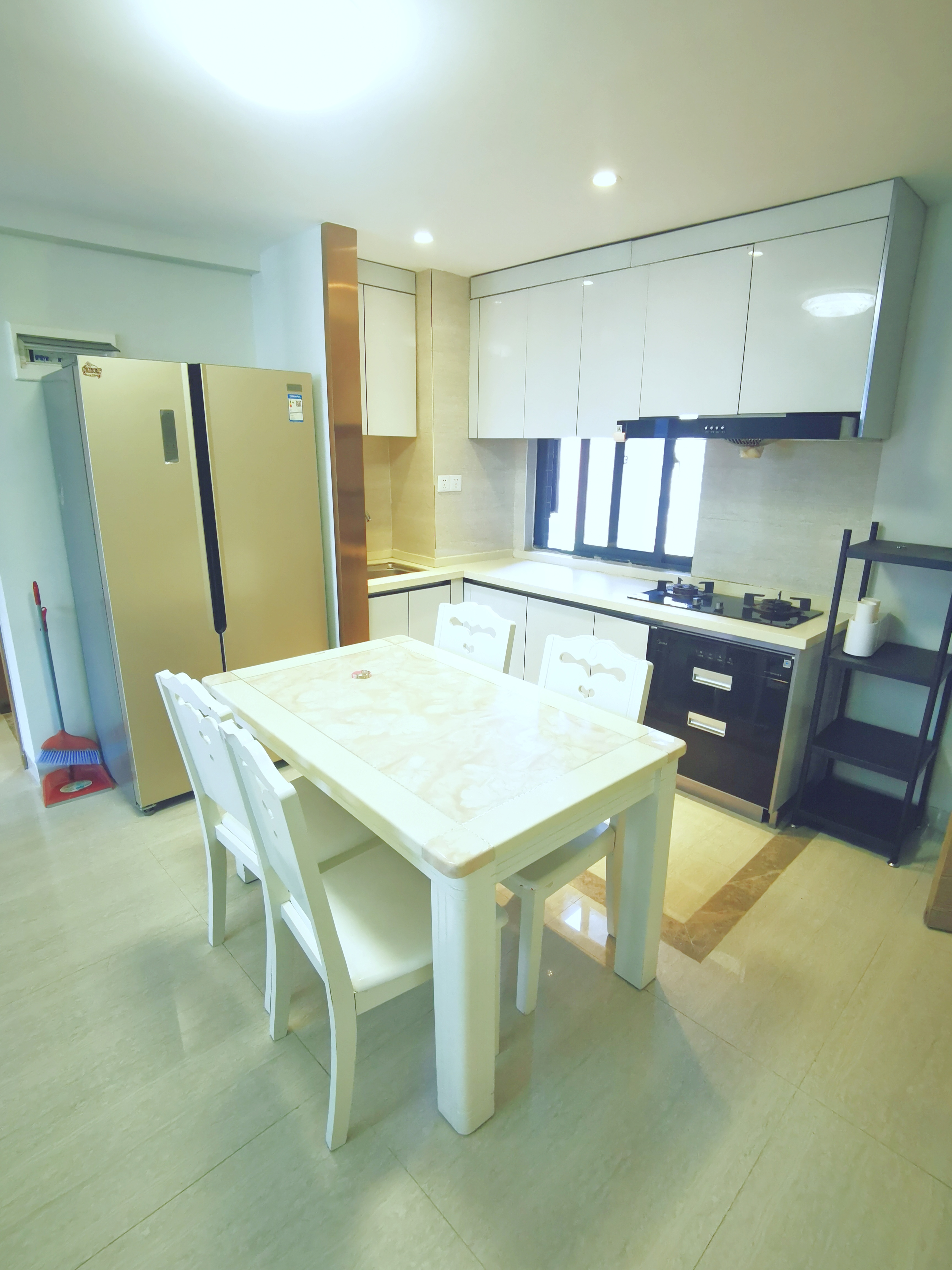 宇建国贸城 2室2厅1卫 4000.0元/月 宇建国贸城 2室2厅1卫 4000.0元/月室内图