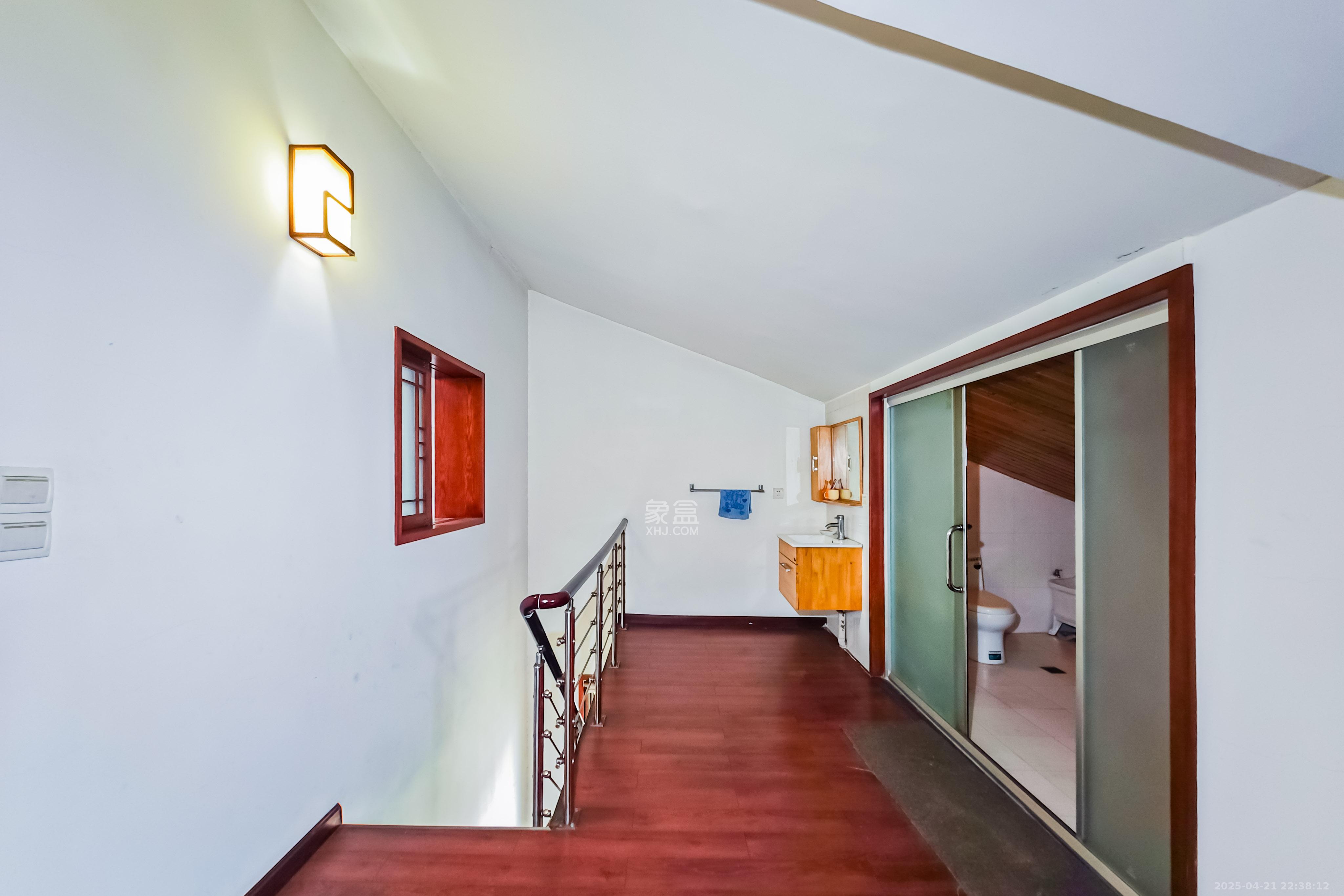 龙吉湾小区(龙瑞尚苑) 3室2厅2卫 44.0万 龙吉湾小区(龙瑞尚苑) 3室2厅2卫 44.0万其他