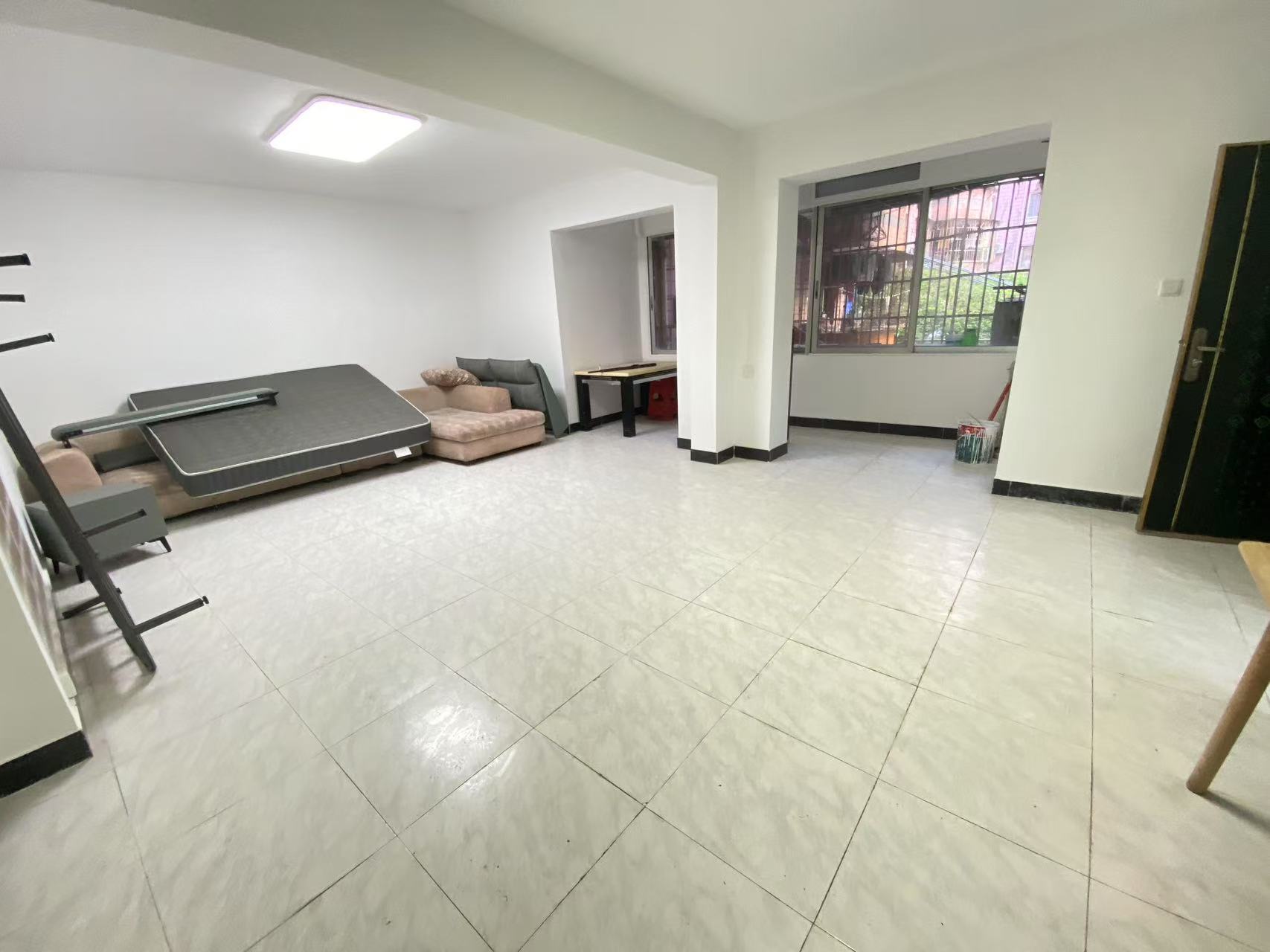 侨诚花园 4室2厅1卫 2500.0元/月 侨诚花园 4室2厅1卫 2500.0元/月室内图