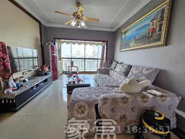 恒大雅苑 3室2厅2卫 2800.0元/月 恒大雅苑 3室2厅2卫 2800.0元/月室内图