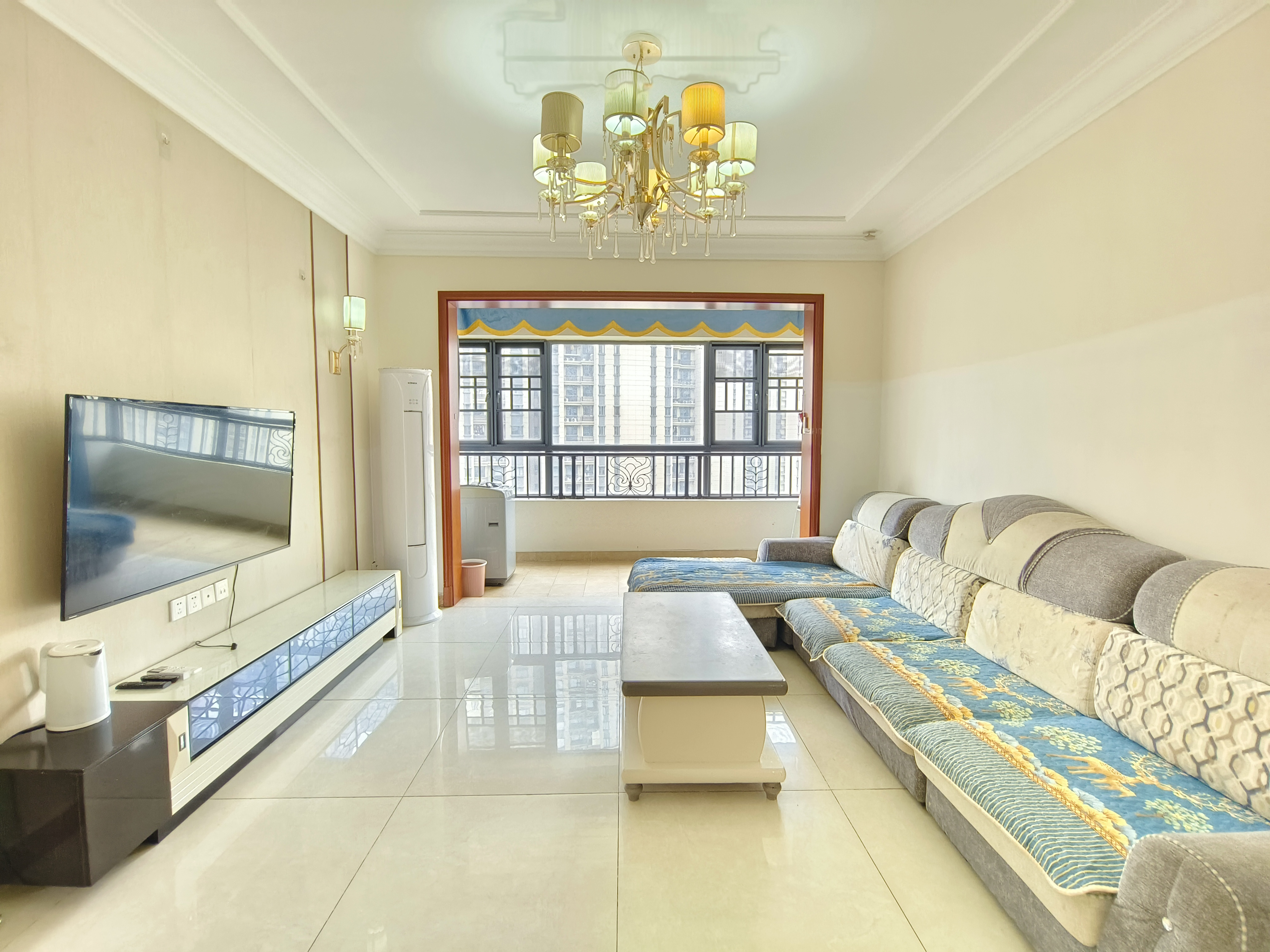 恒大华府 3室2厅2卫 1700.0元/月 恒大华府 3室2厅2卫 1700.0元/月室内图