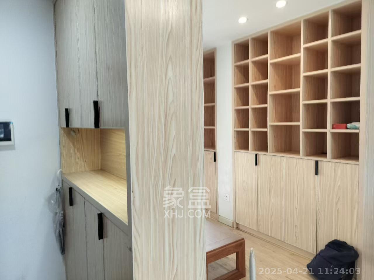 绿地新都会  3室2厅2卫   2200.00元/月室内图