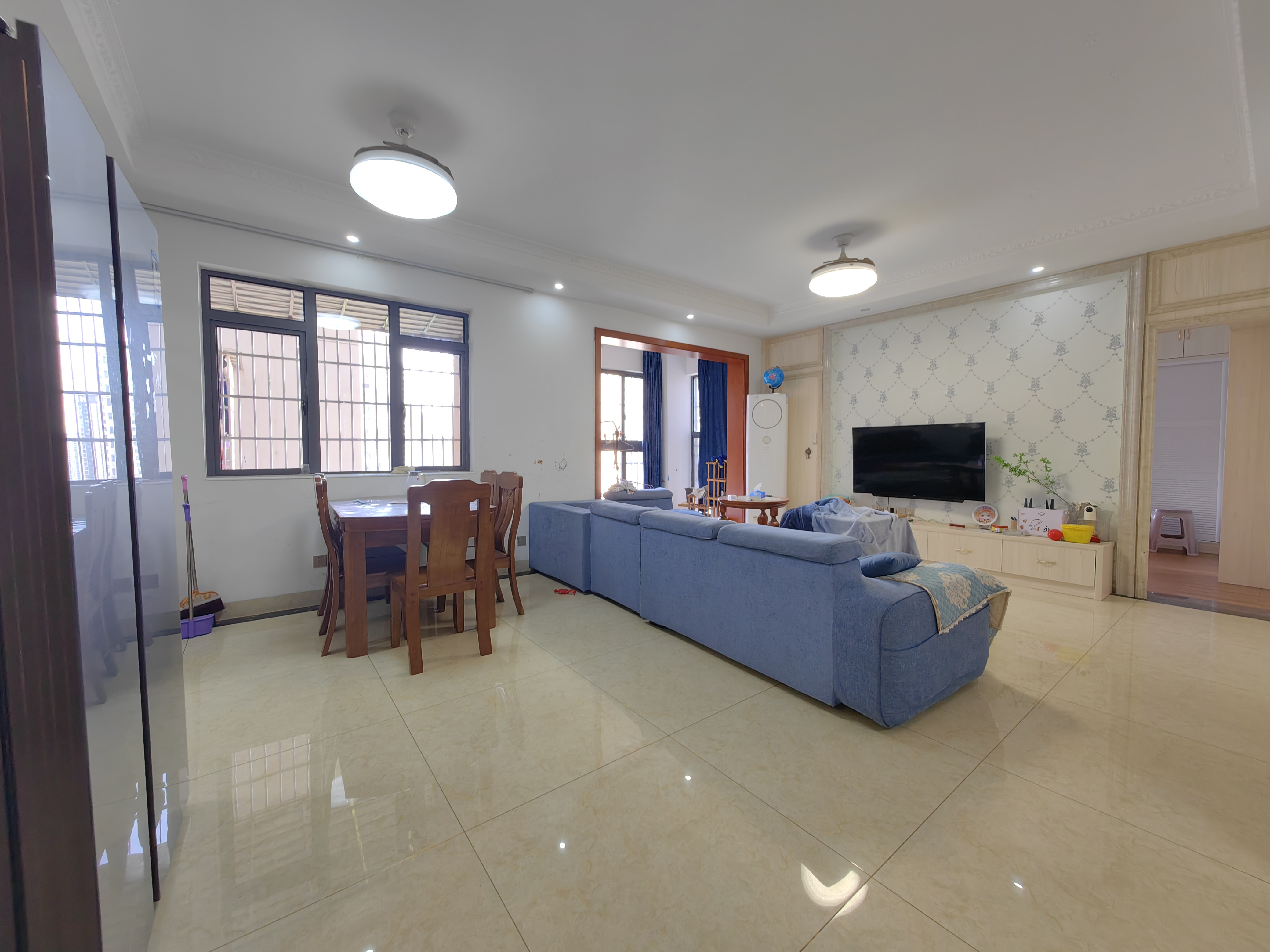 山水洲城华晨第一城 3室2厅2卫 68.0万 山水洲城华晨第一城 3室2厅2卫 68.0万室内图