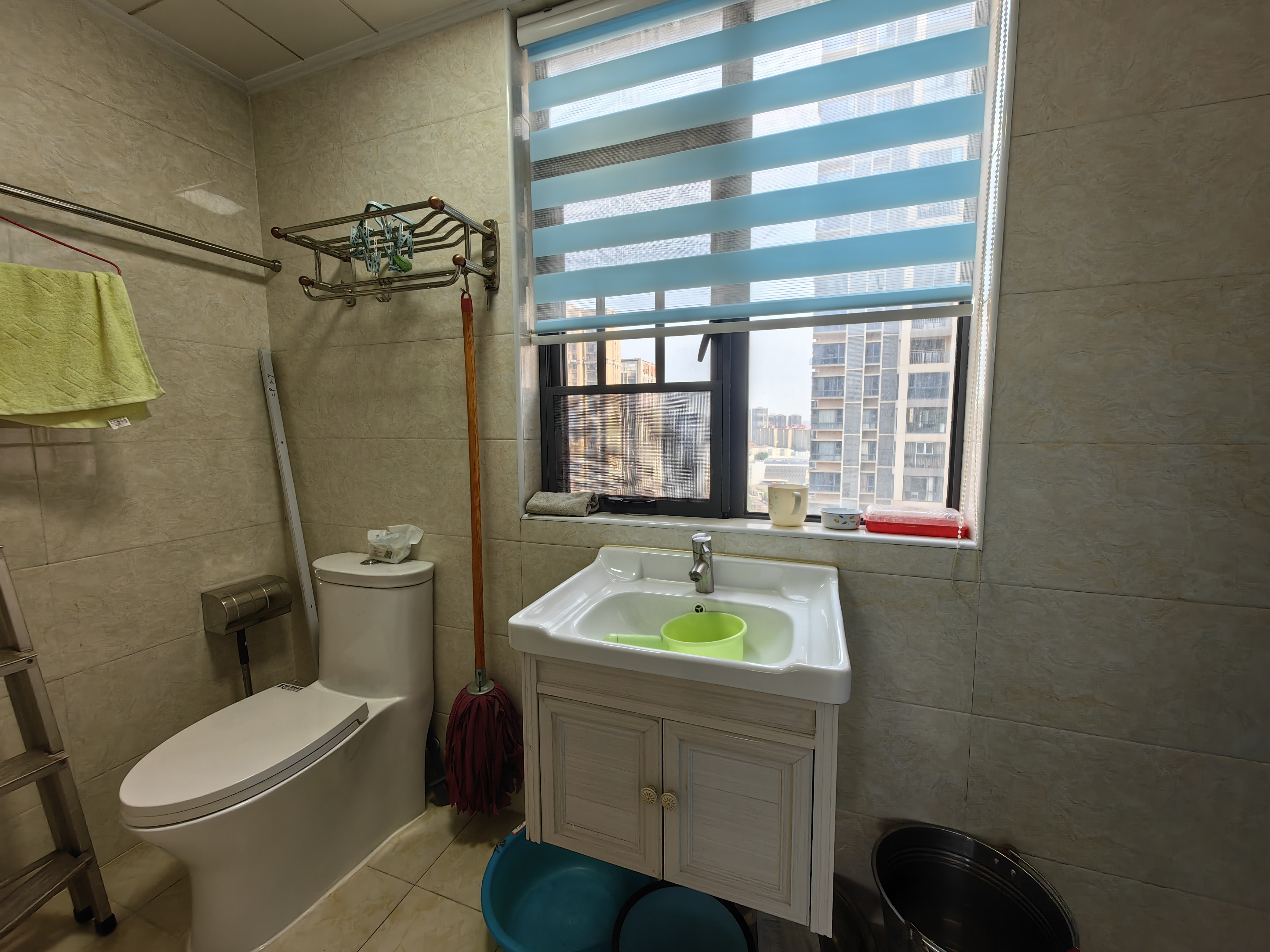 山水洲城华晨第一城 3室2厅2卫 68.0万 山水洲城华晨第一城 3室2厅2卫 68.0万室内图