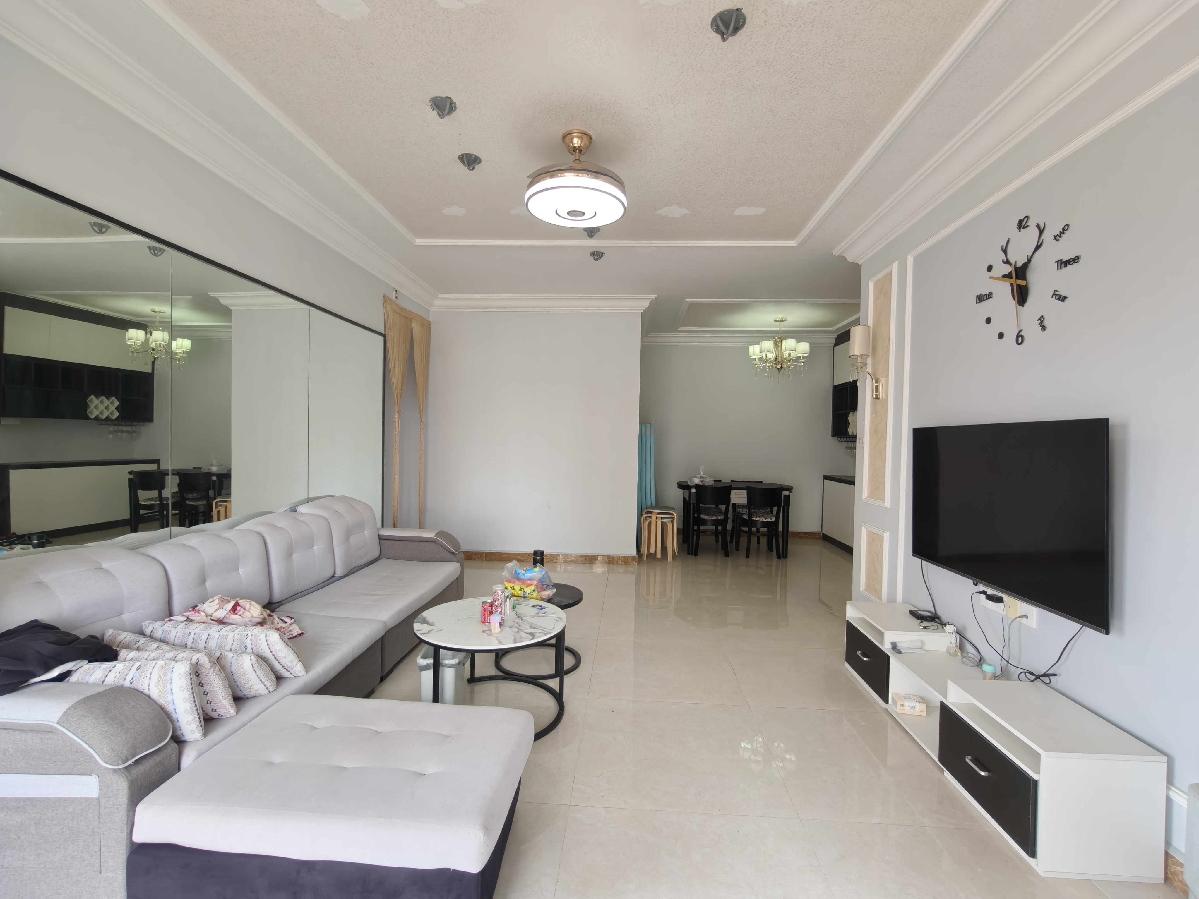 恒大华府 3室2厅2卫 69.8万 恒大华府 3室2厅2卫 69.8万室内图