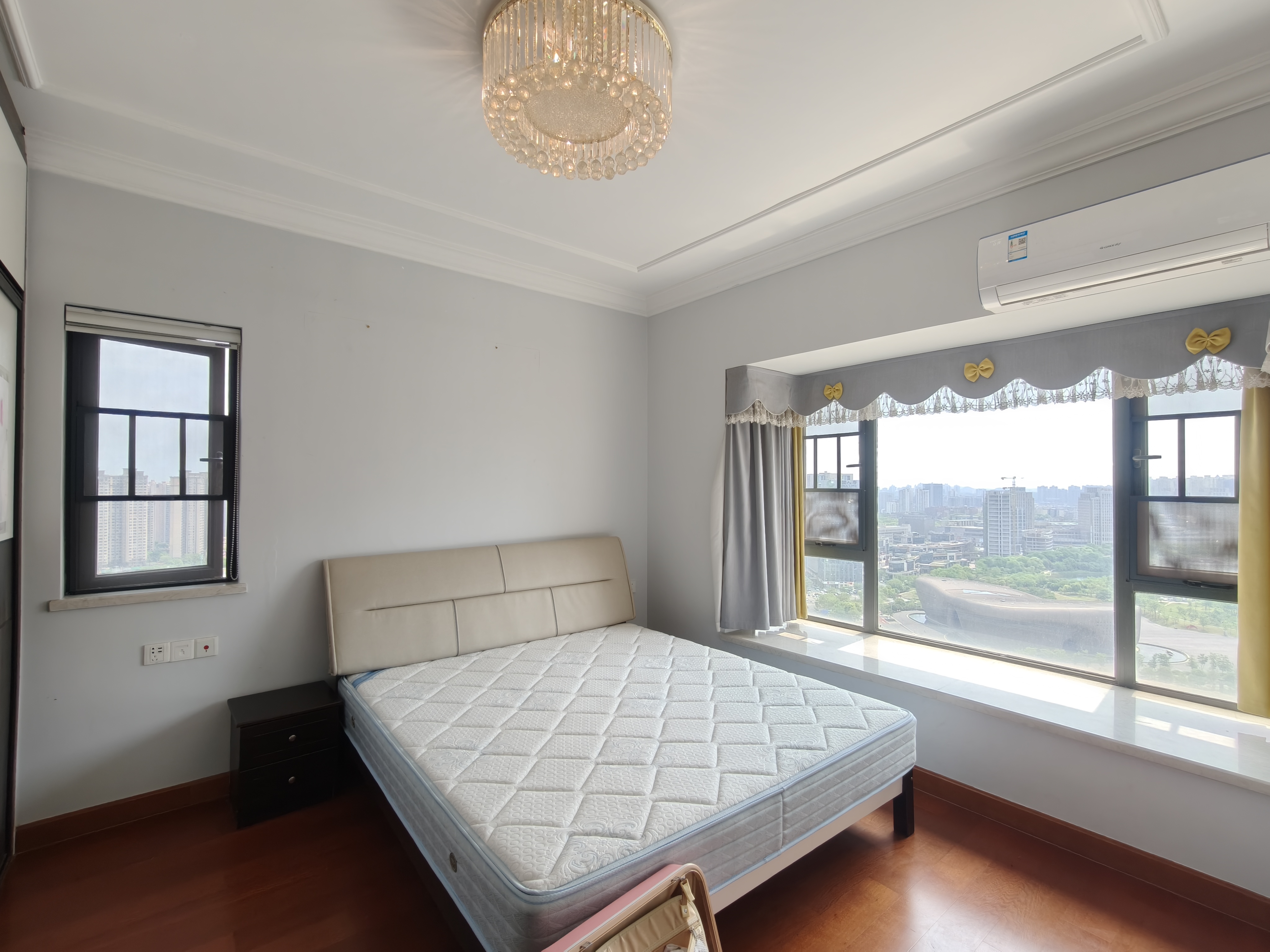 恒大华府 3室2厅2卫 69.8万 恒大华府 3室2厅2卫 69.8万室内图