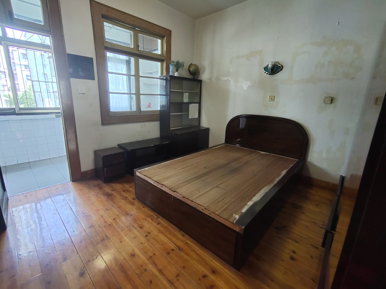 学堂冲二村体育路48号  2室1厅1卫    23.8万室内图