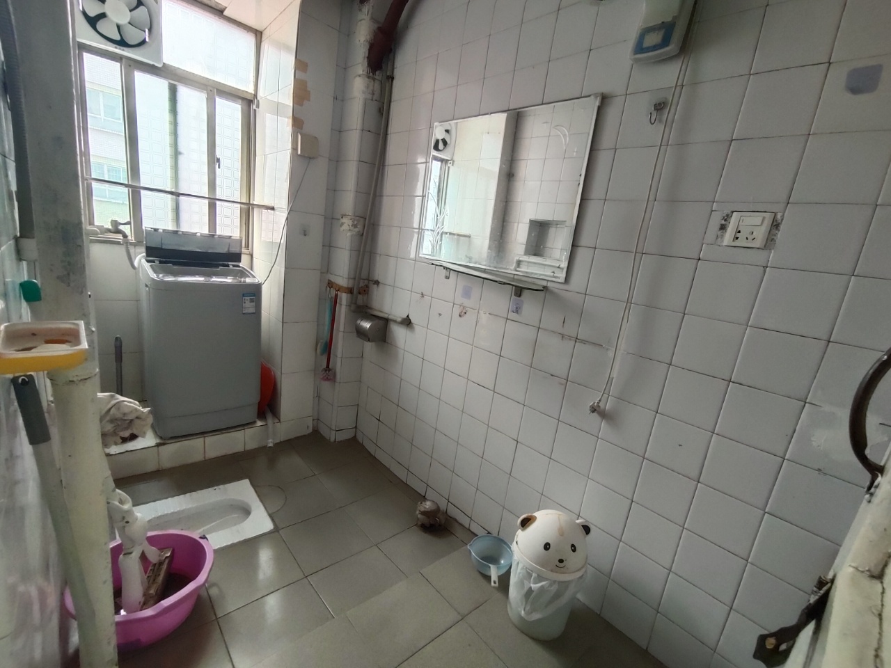 学堂冲二村体育路48号  2室1厅1卫    23.8万室内图