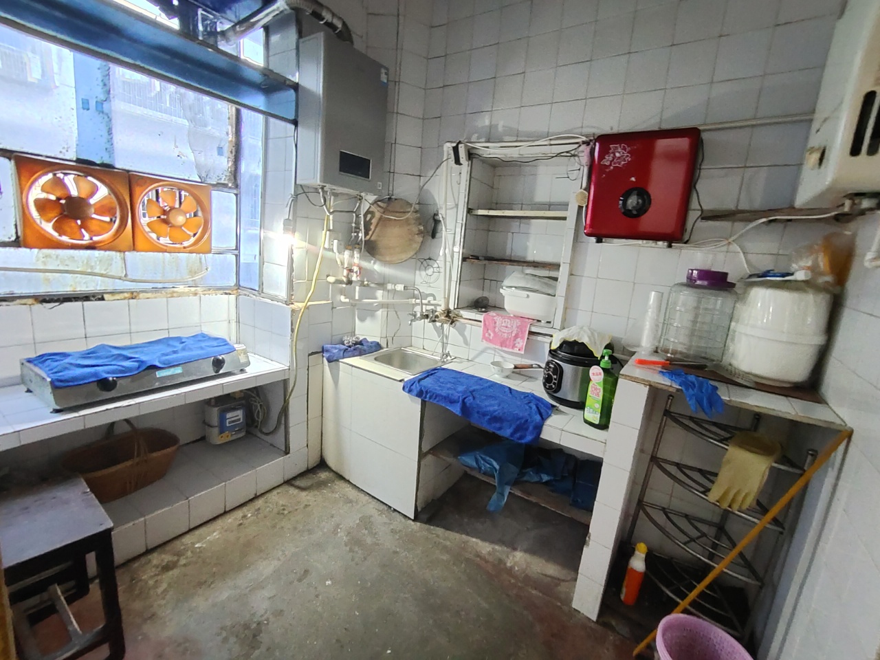 人民中路  2室1厅1卫    15.8万 人民中路  2室1厅1卫    15.8万室内图