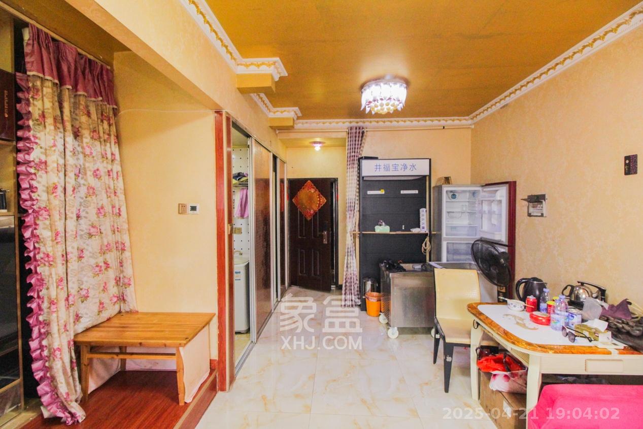 金领家族 1室1厅1卫 1500.0元/月 金领家族 1室1厅1卫 1500.0元/月室内图