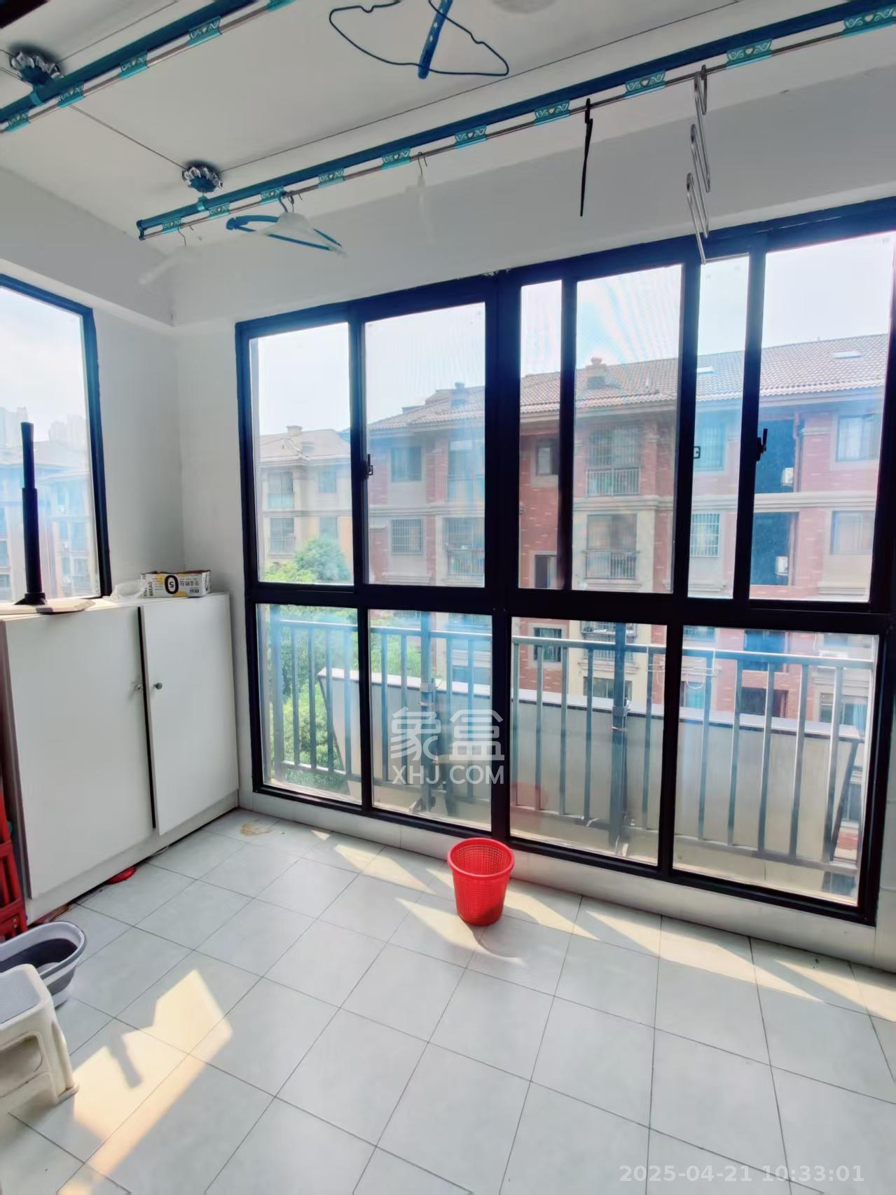 澳海月亮湾 3室2厅1卫 1600.0元/月 澳海月亮湾 3室2厅1卫 1600.0元/月室内图