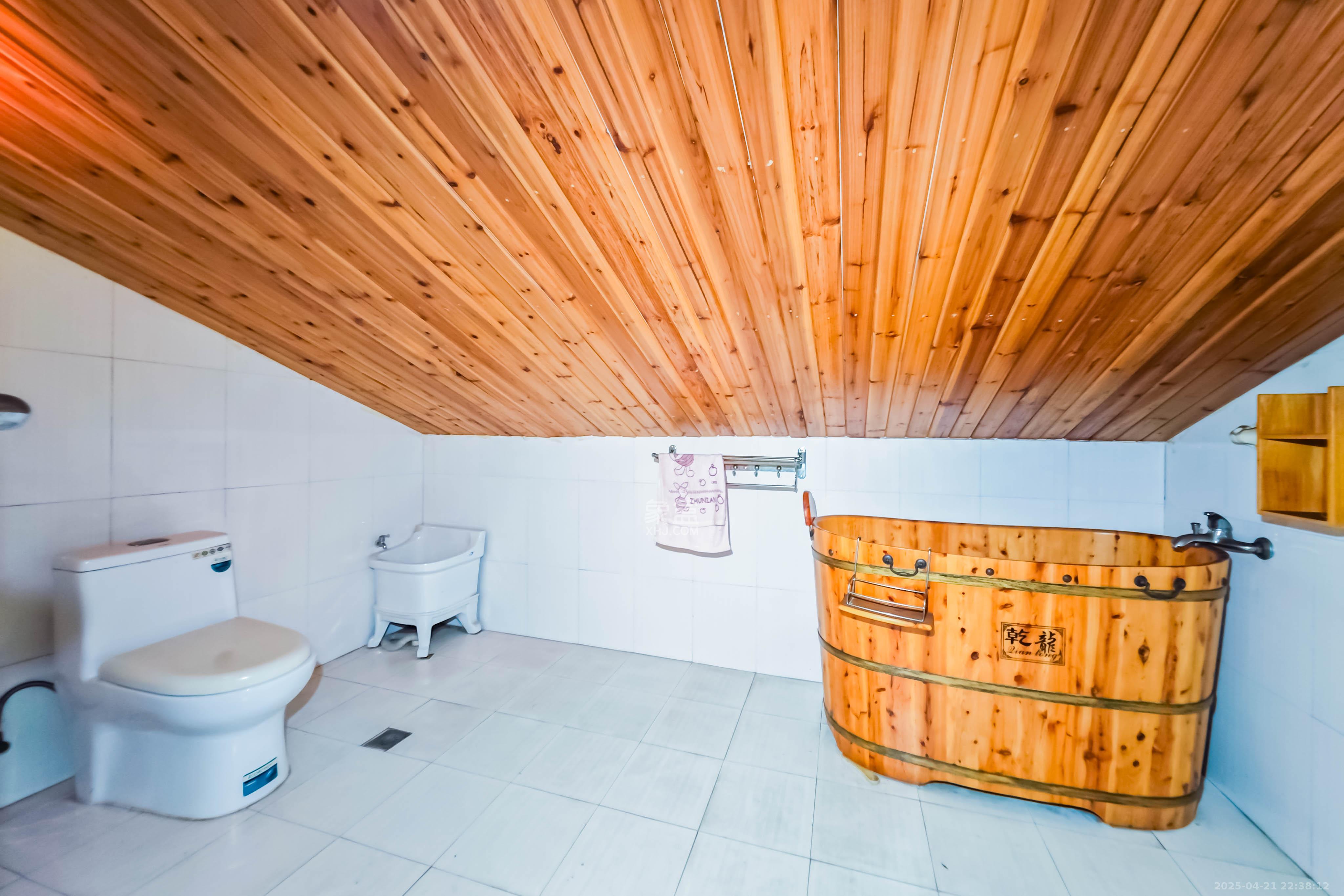 龙吉湾小区(龙瑞尚苑) 3室2厅2卫 44.0万 龙吉湾小区(龙瑞尚苑) 3室2厅2卫 44.0万其他